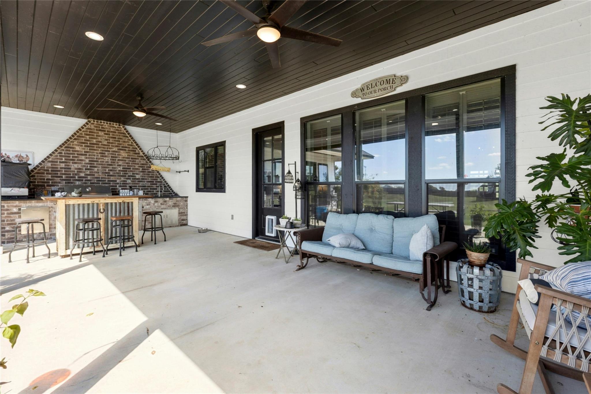 1170 Watterson Rd, Red Rock, TX 78662