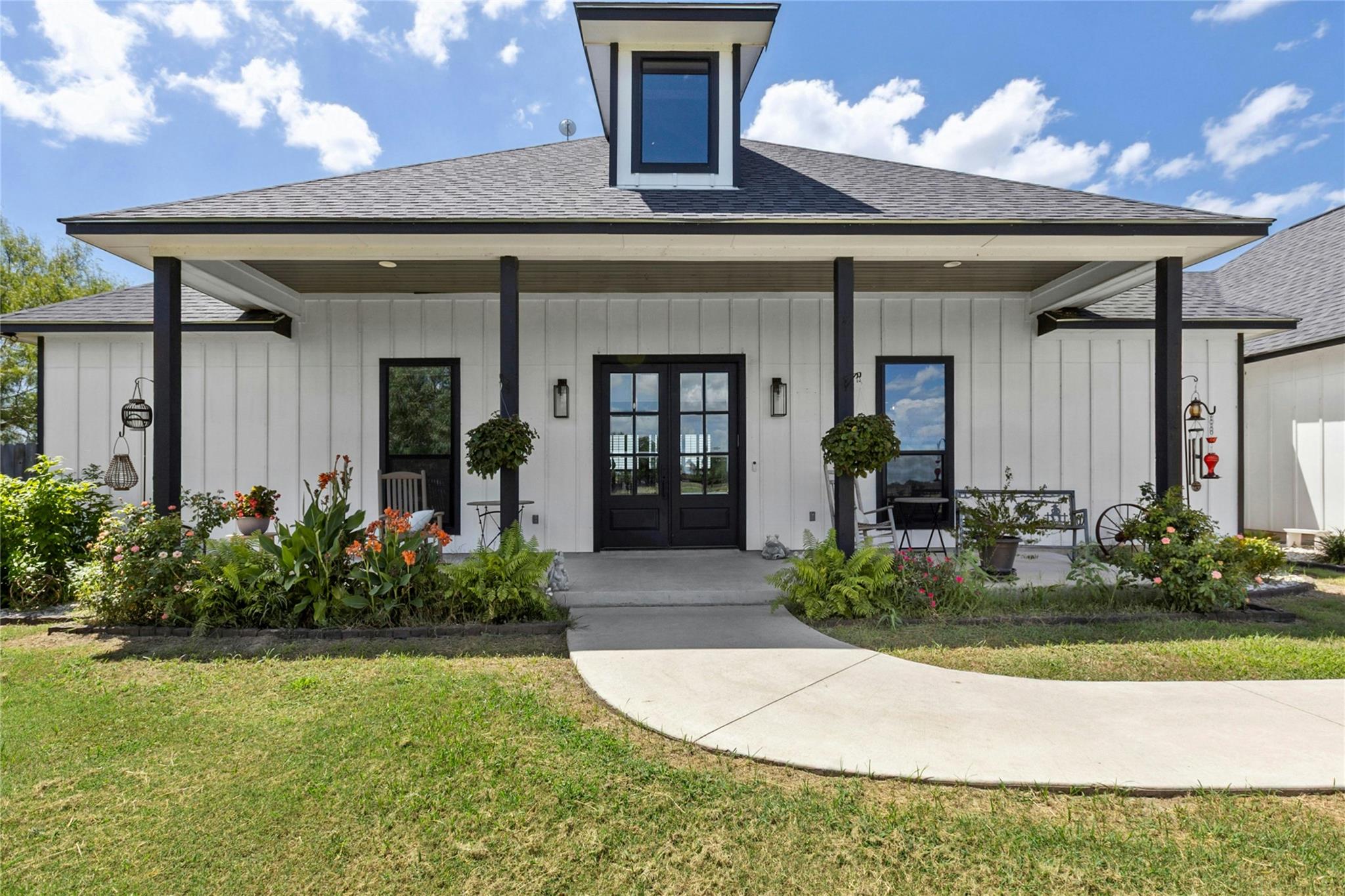 1170 Watterson Rd, Red Rock, TX 78662