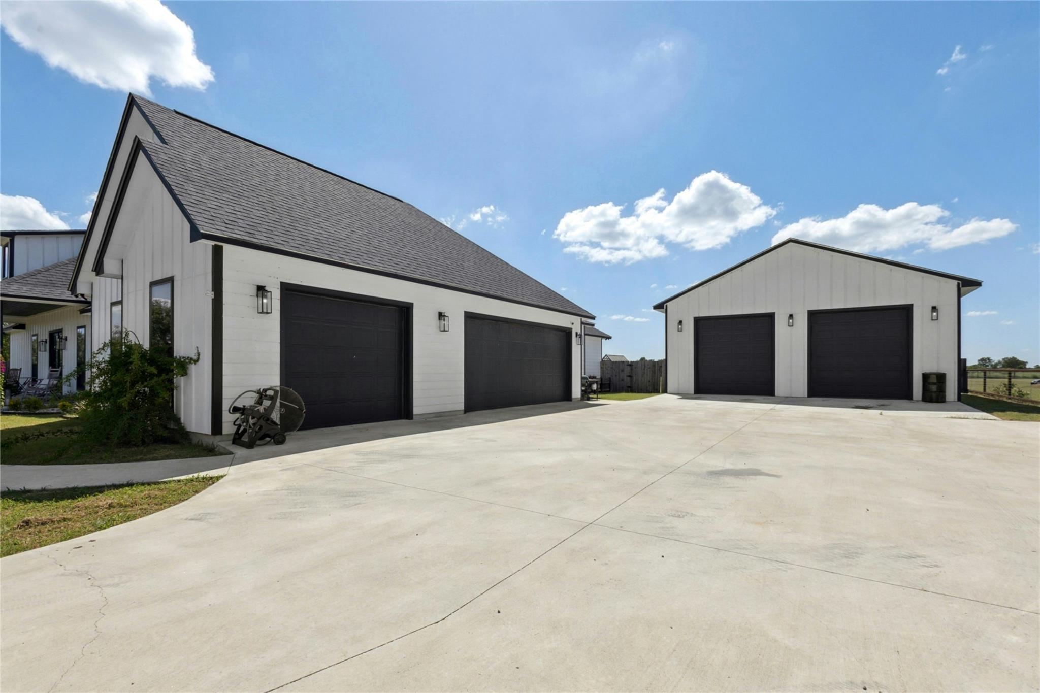 1170 Watterson Rd, Red Rock, TX 78662