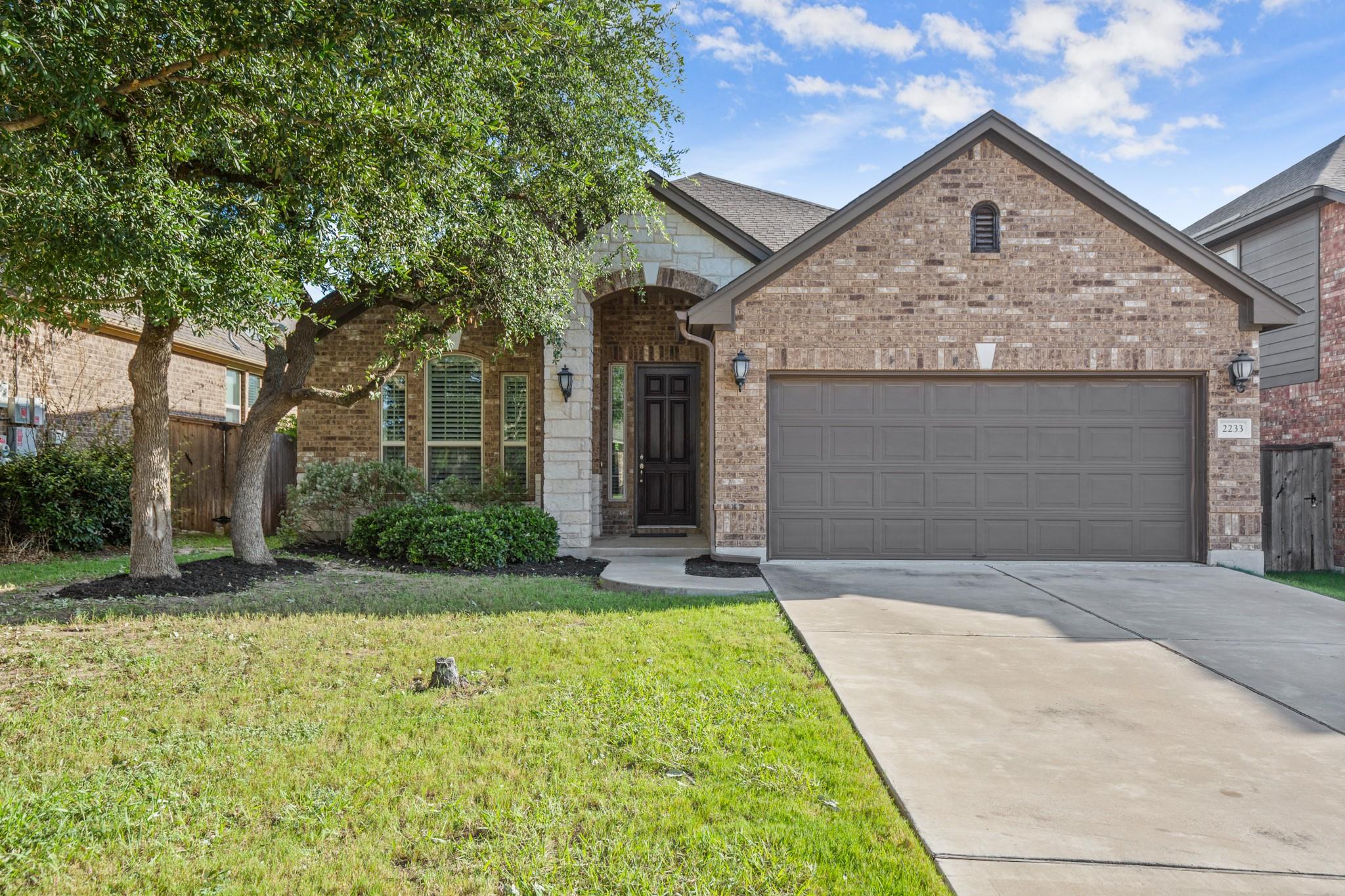 2233 Yaupon Range Dr, Leander, TX 78641