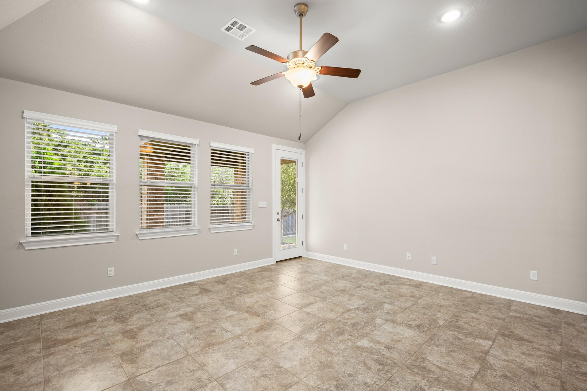 2233 Yaupon Range Dr, Leander, TX 78641