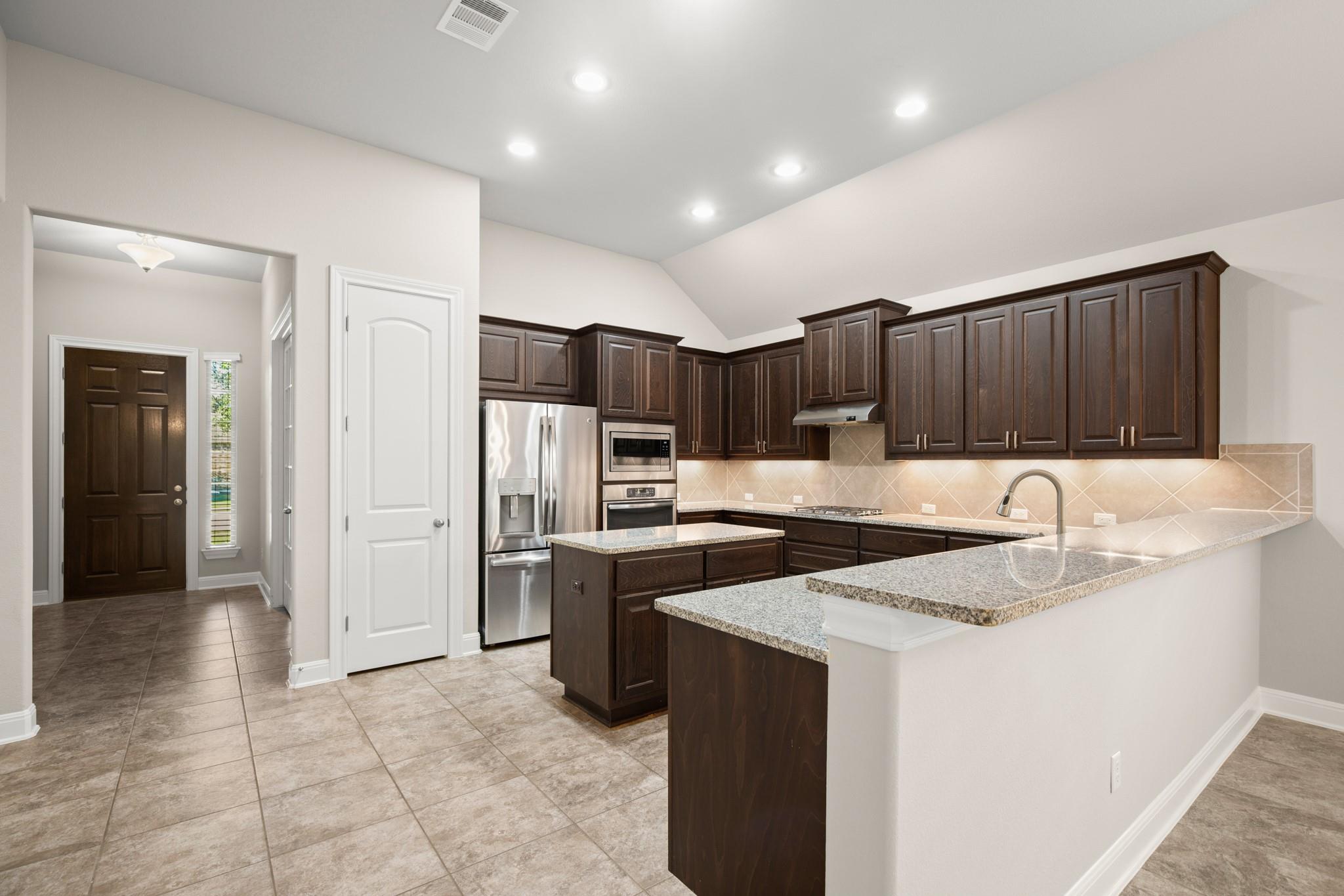 2233 Yaupon Range Dr, Leander, TX 78641