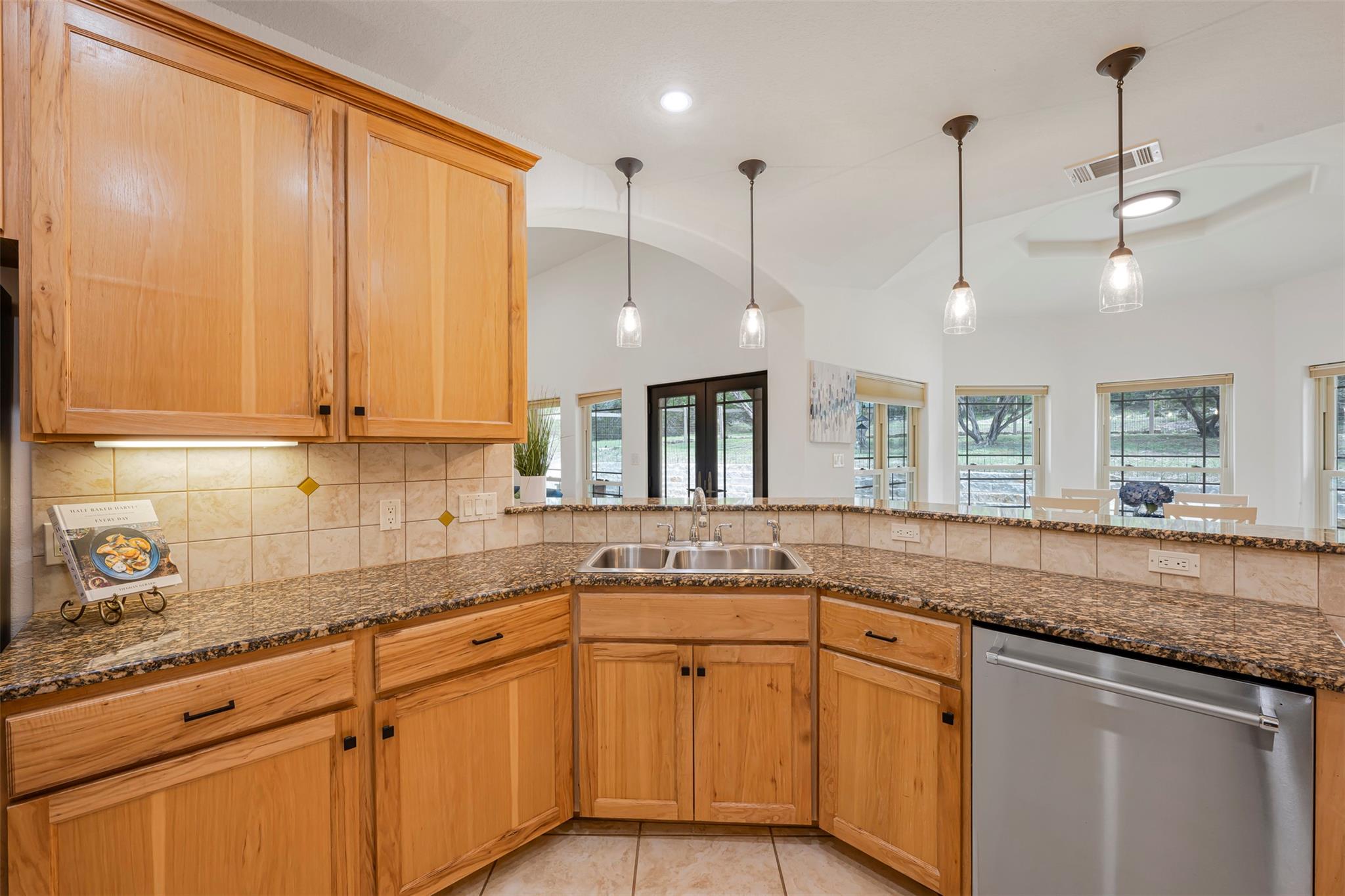 211 E Creek Dr, Dripping Springs, TX 78620