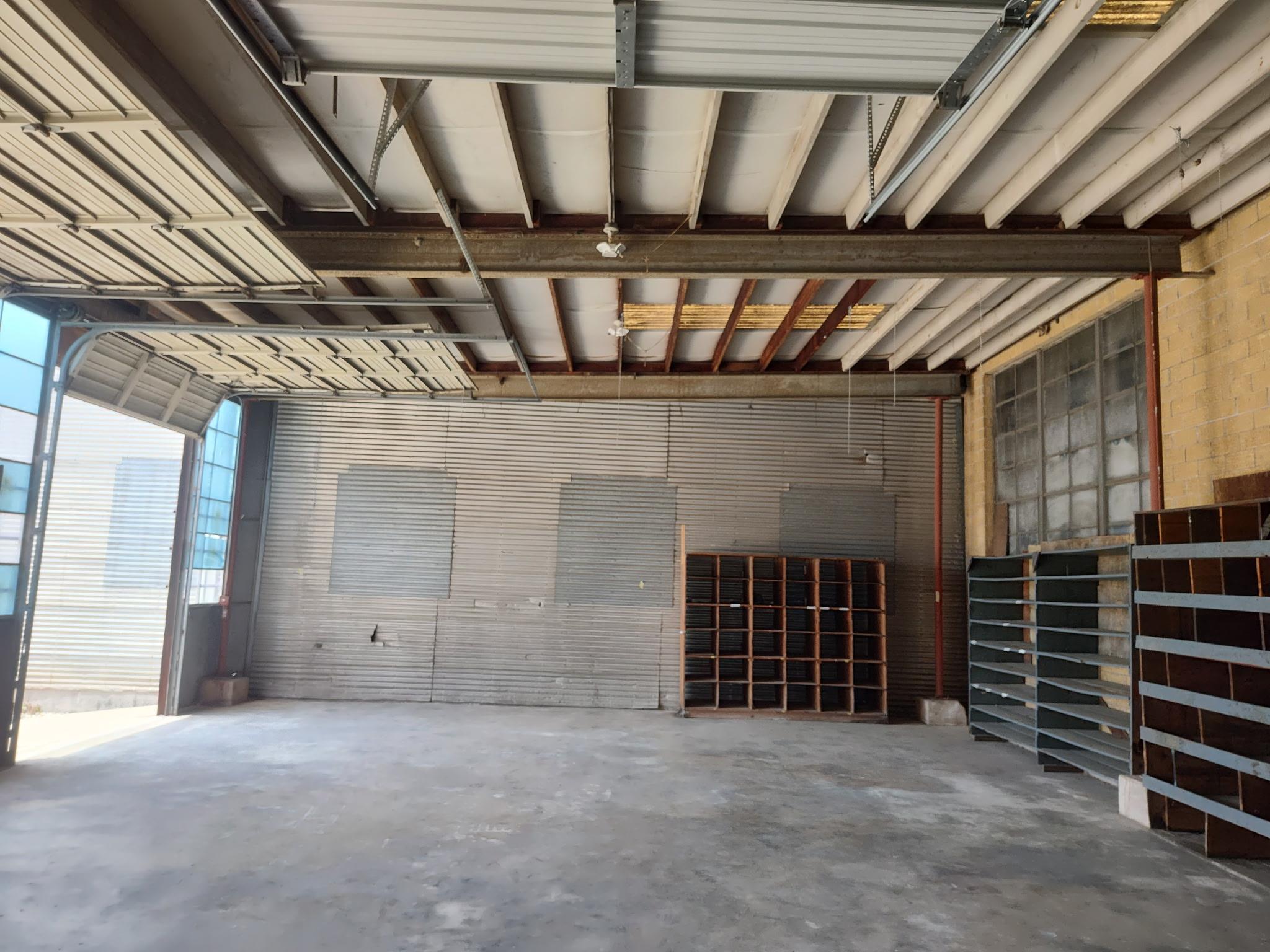 219 E 3rd St, Taylor, TX 76574