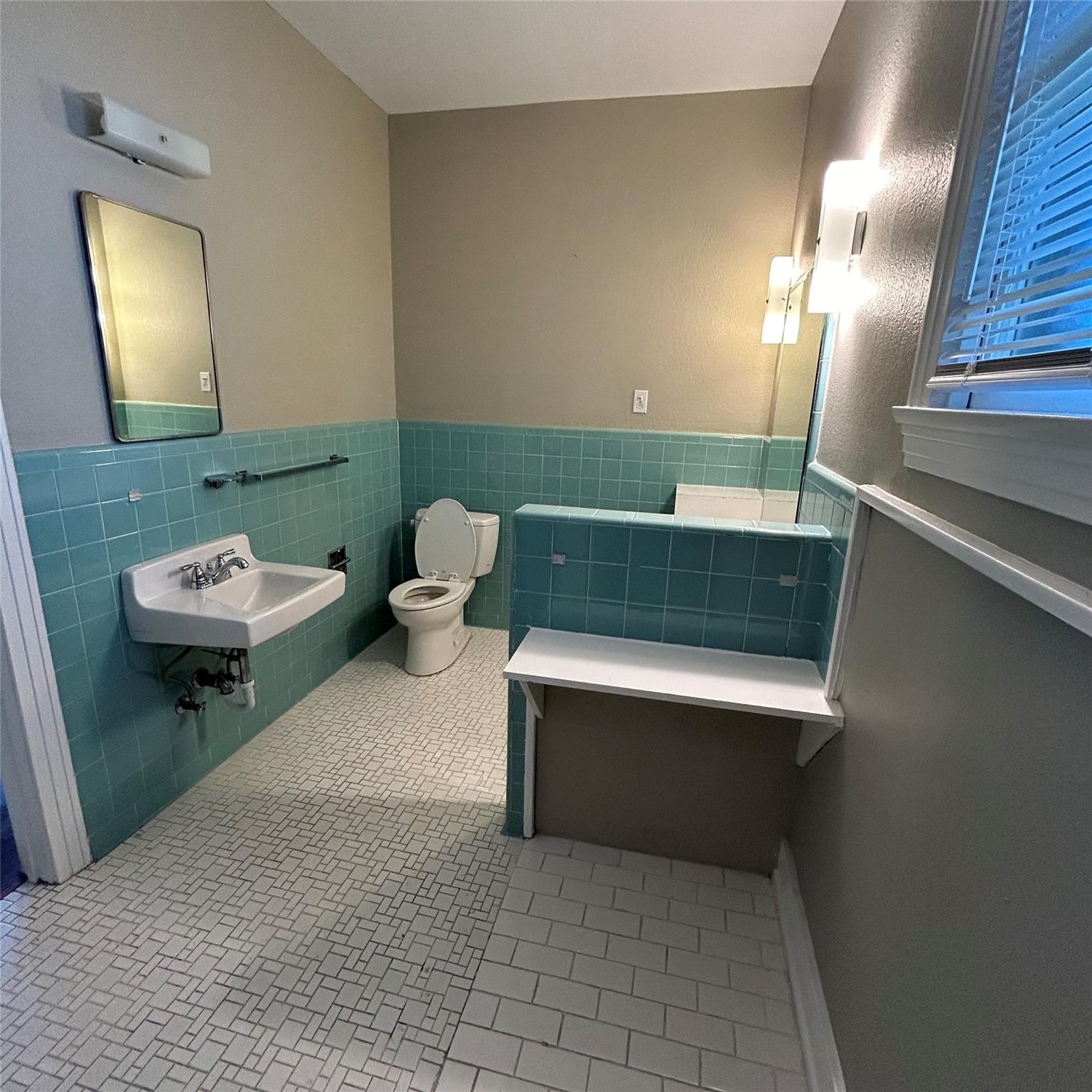 1115 W 22 1/2 St, Austin, TX 78705