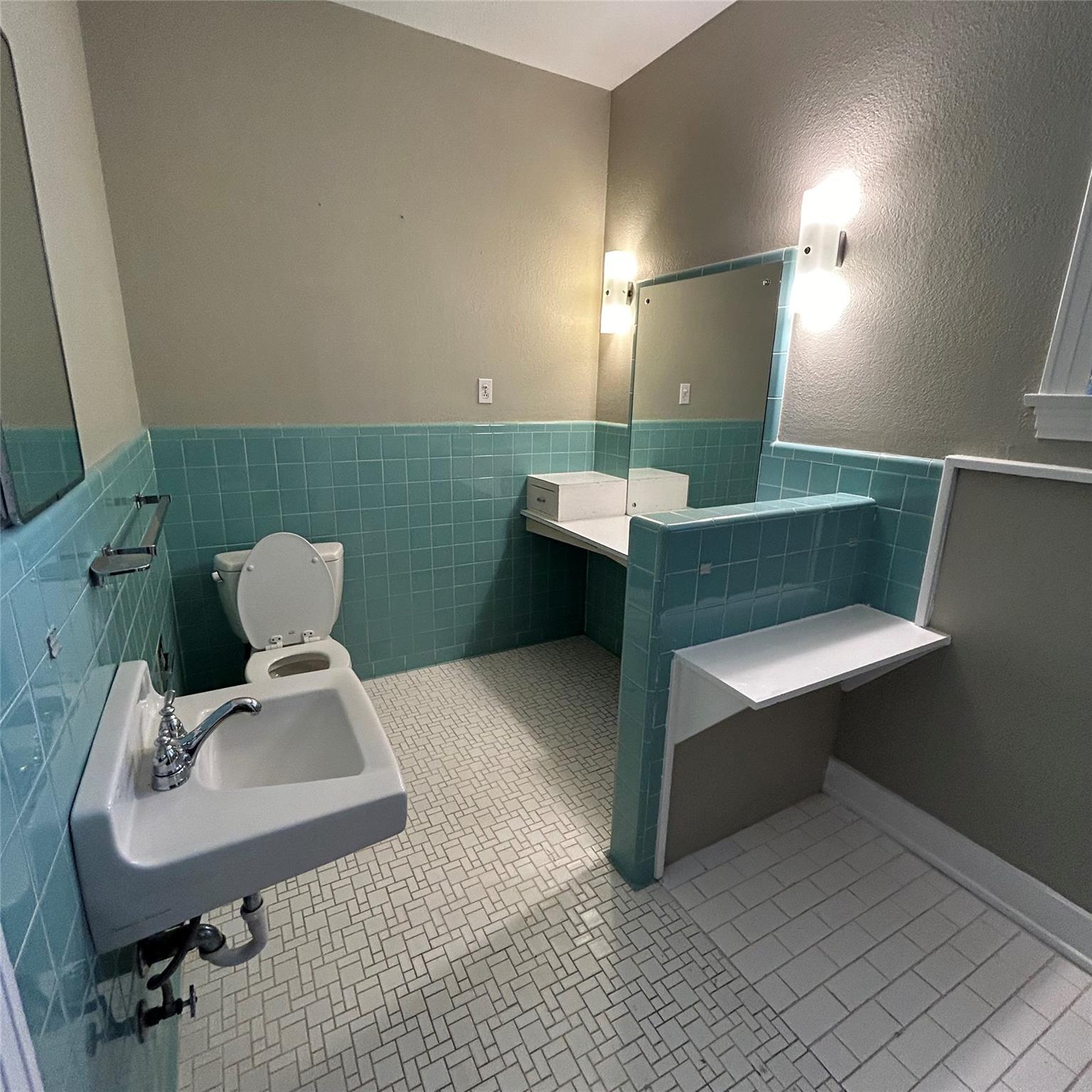 1115 W 22 1/2 St, Austin, TX 78705