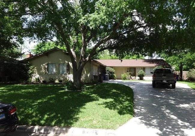 2102 Pompton Dr # AA, Austin, TX 78757