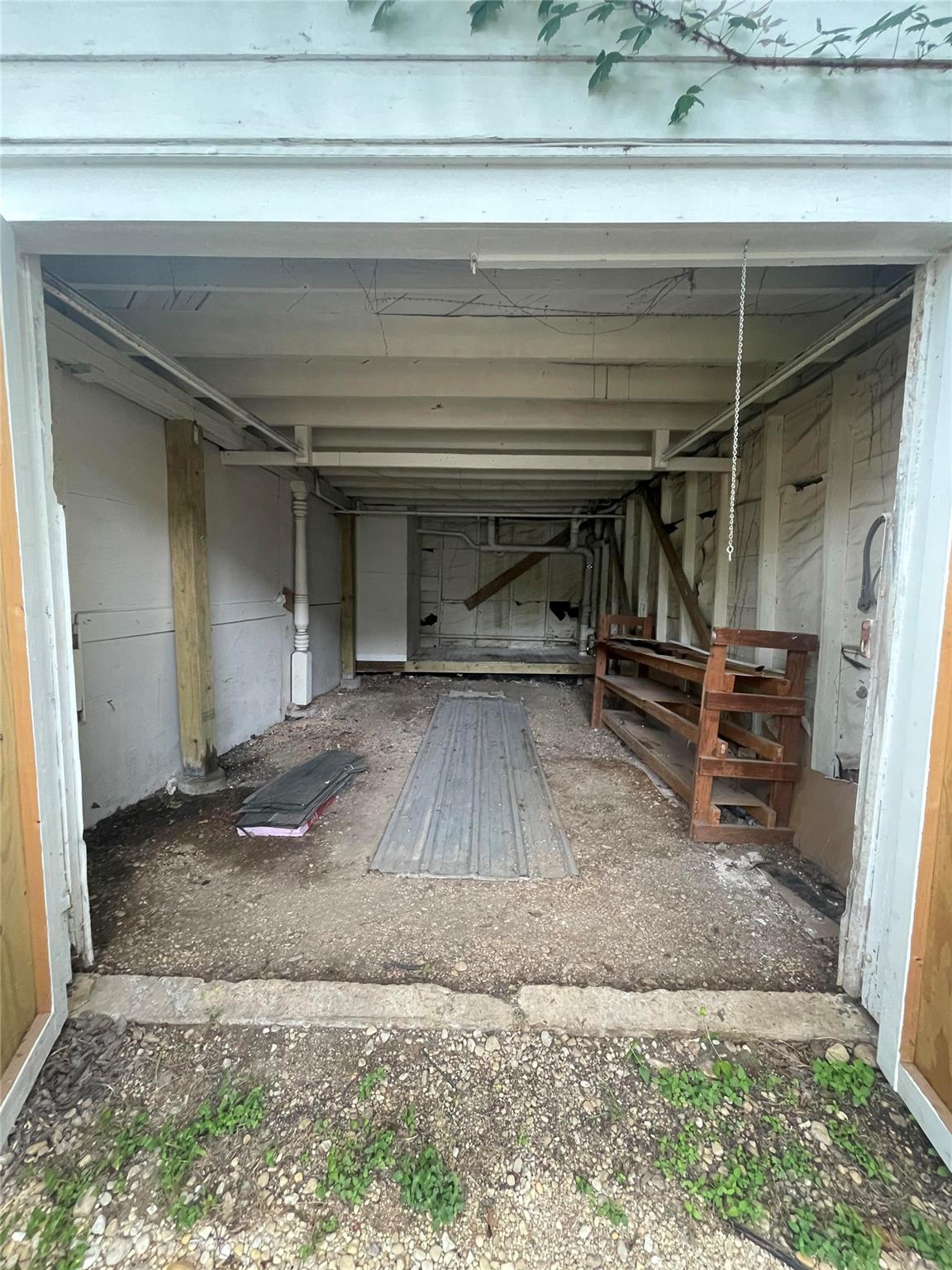 506 W 11th St, Taylor, TX 76574