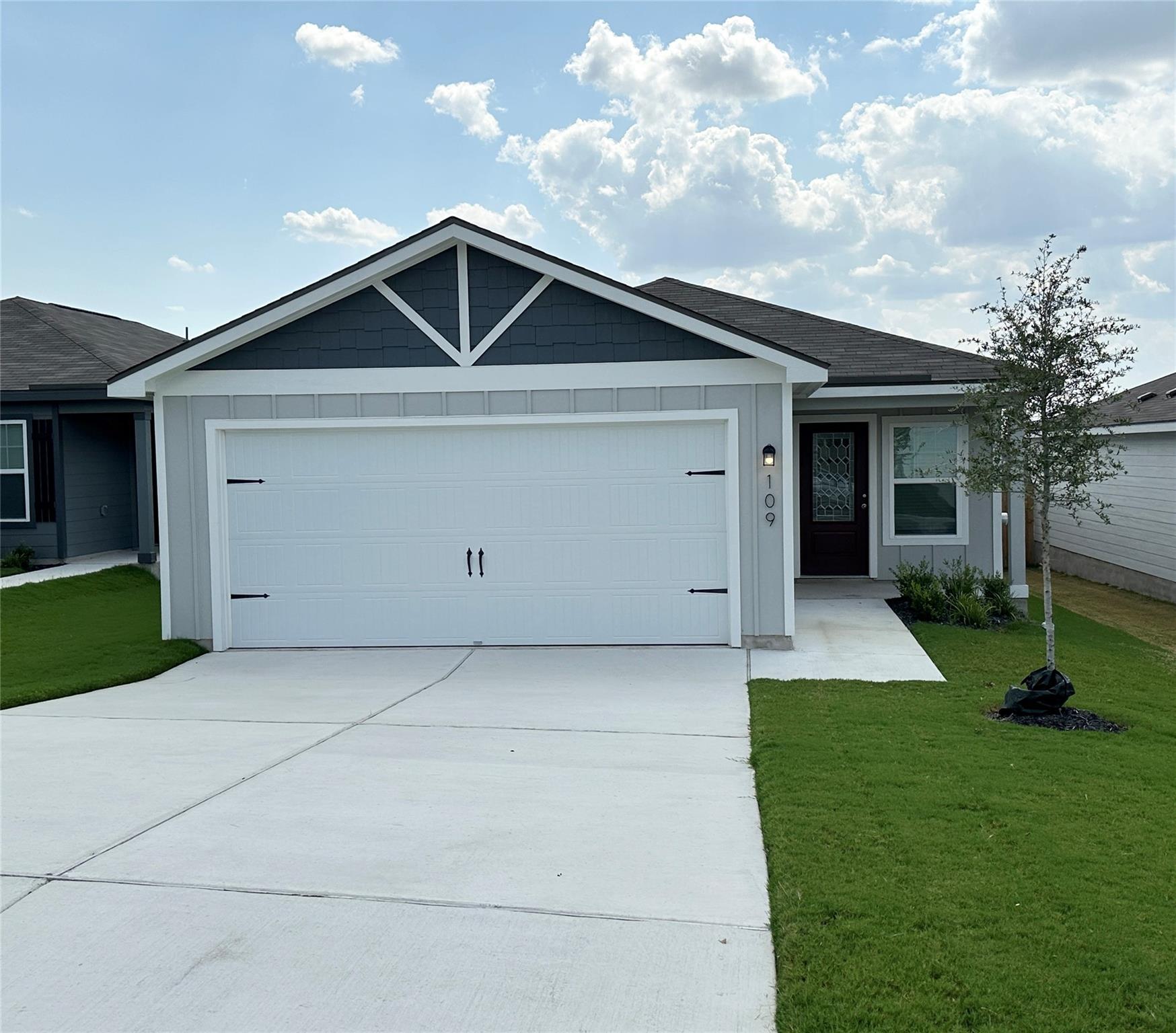 109 Morrison Dr, Jarrell, TX 76537