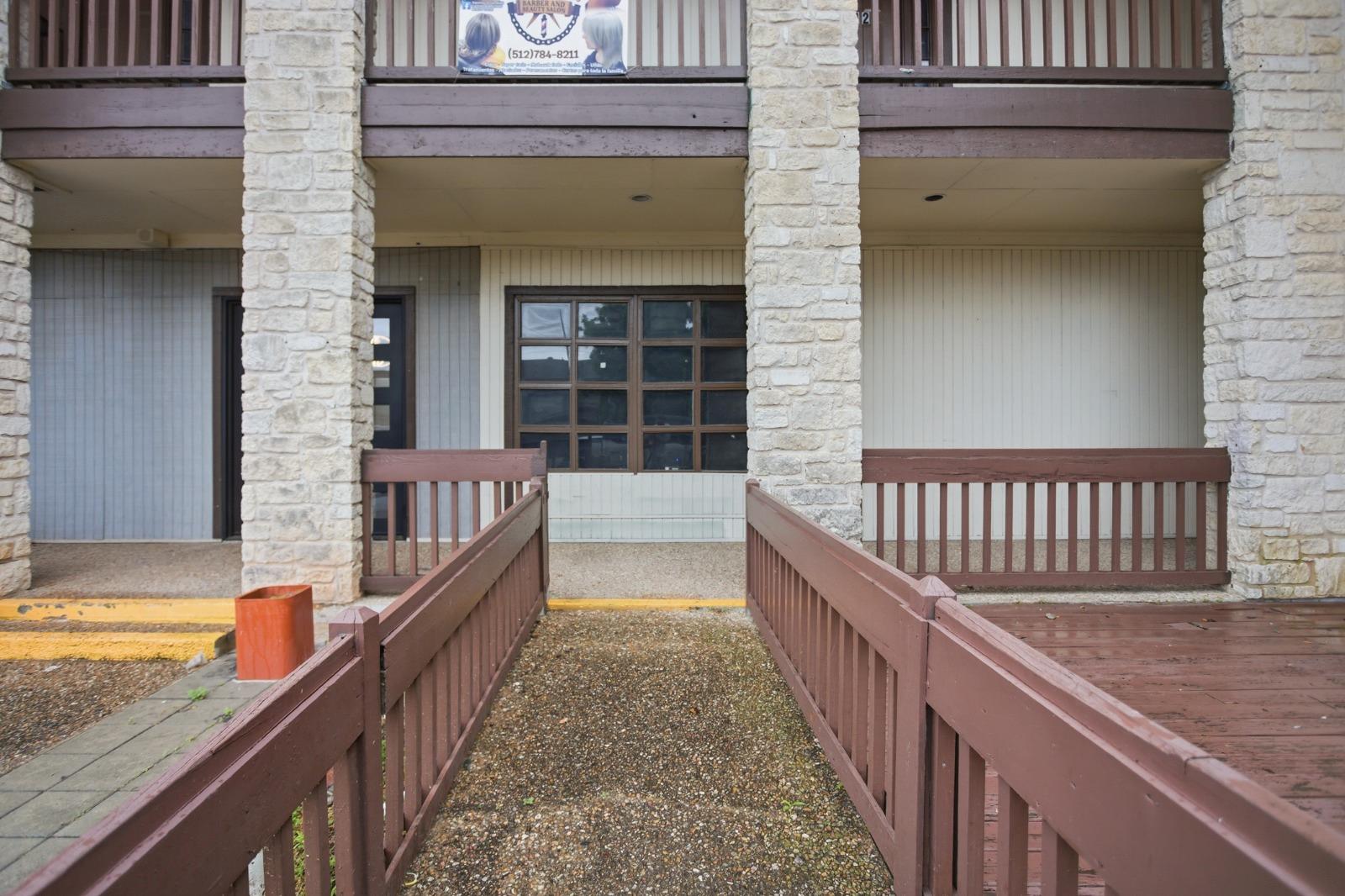 611 Carpenter Ave # 101 & 102, Austin, TX 78753