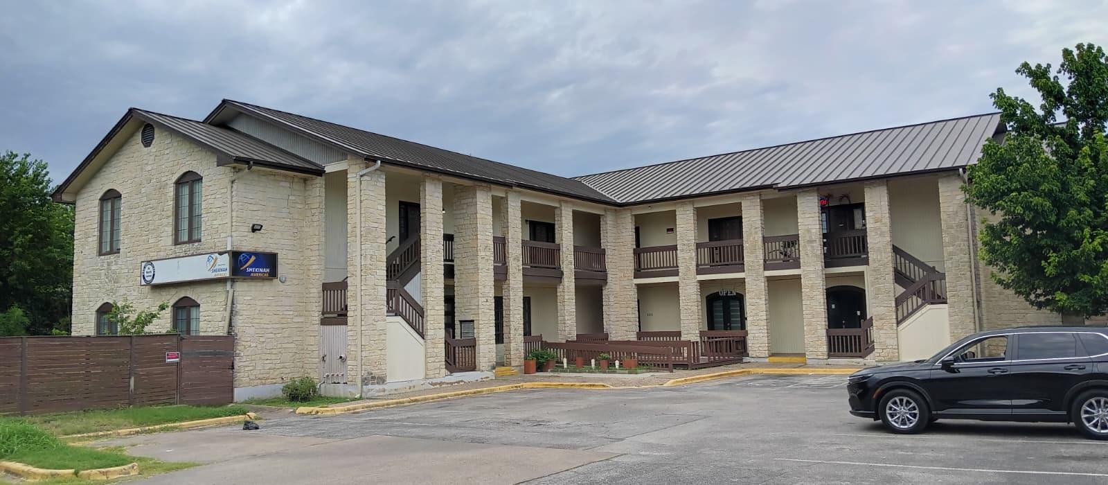 611 Carpenter Ave # 101 & 102, Austin, TX 78753