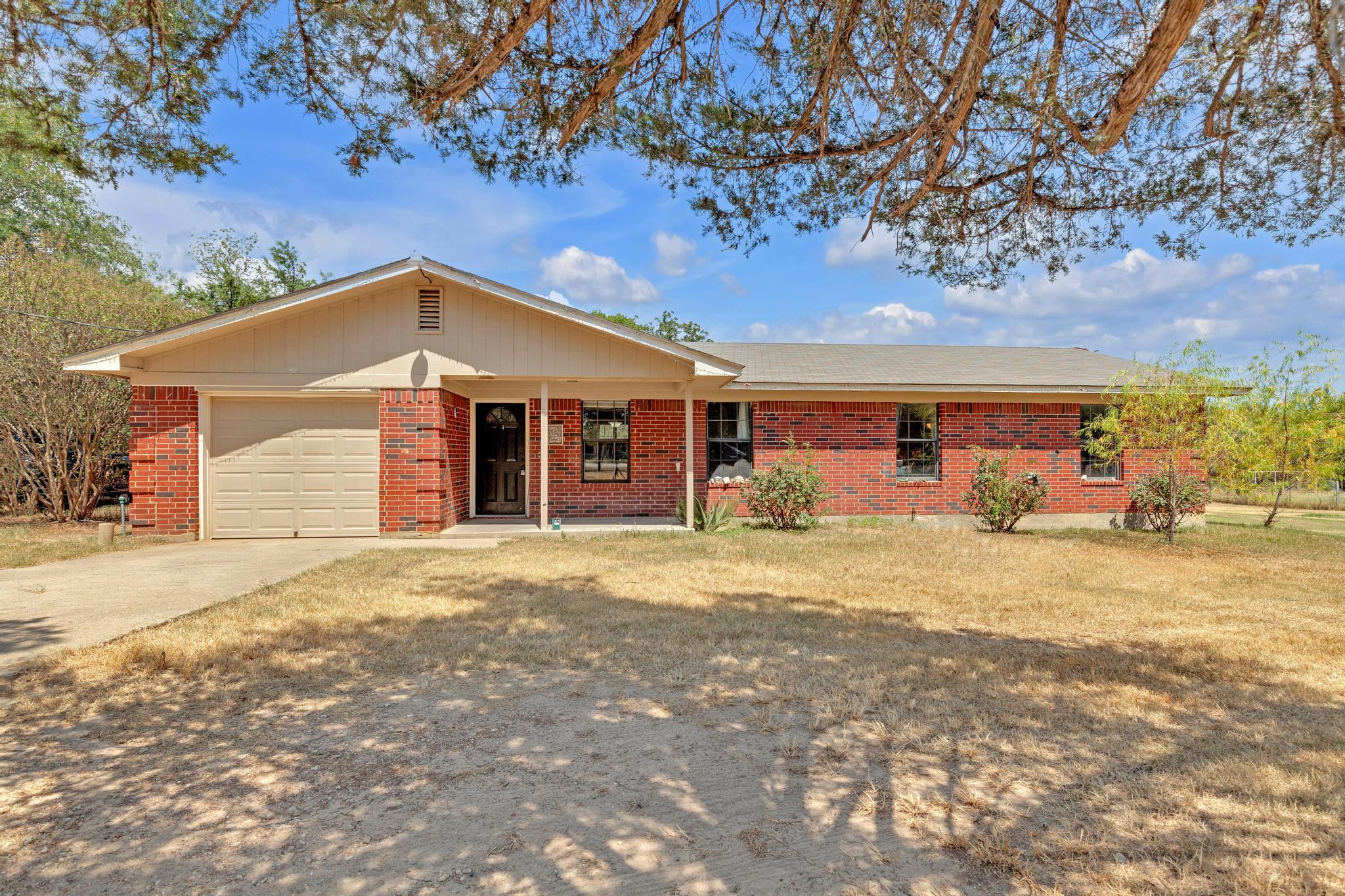 163 S Ridge Dr, Cedar Creek, TX 78612