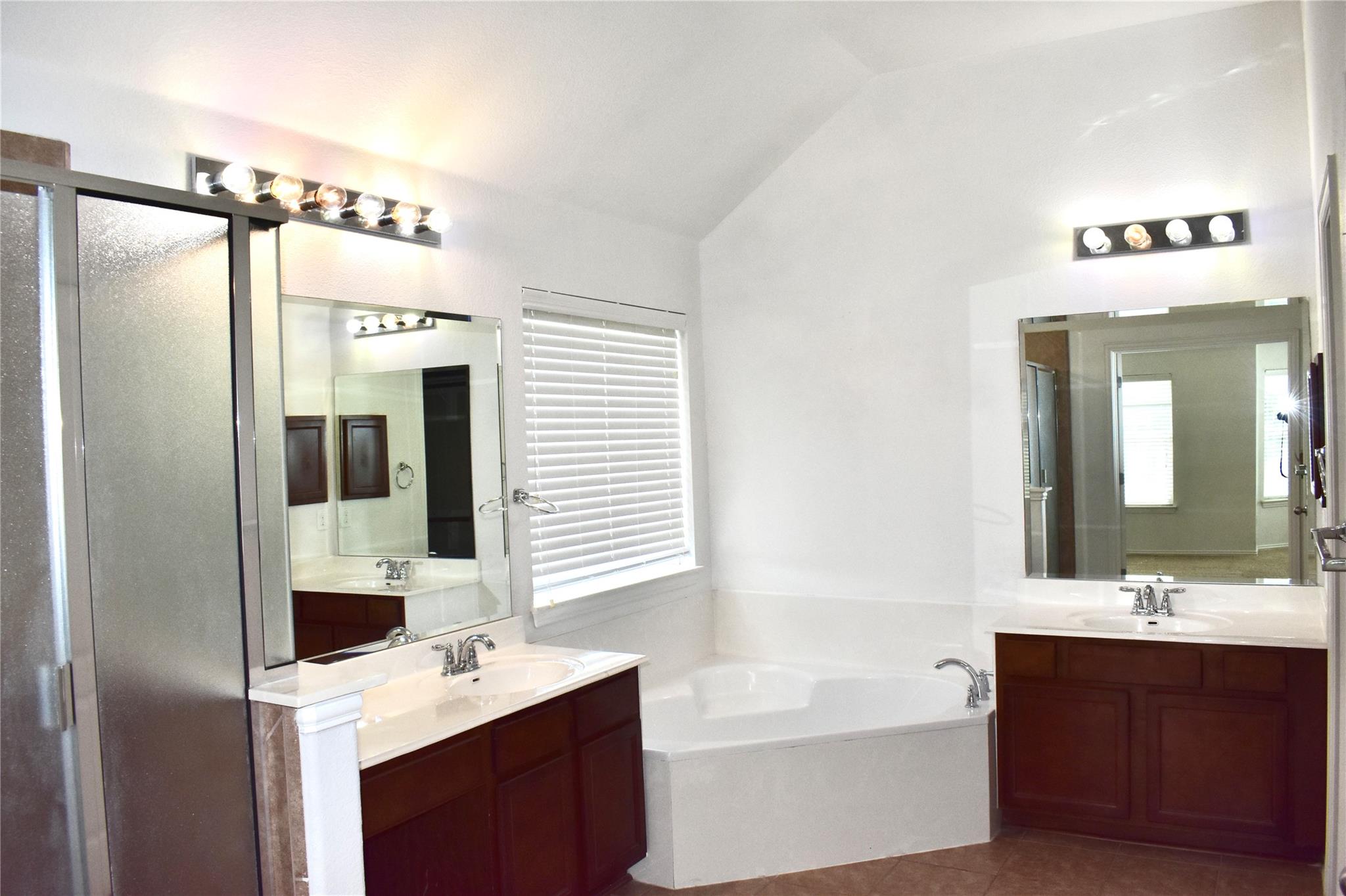 1001 Emory Fields Cv, Hutto, TX 78634