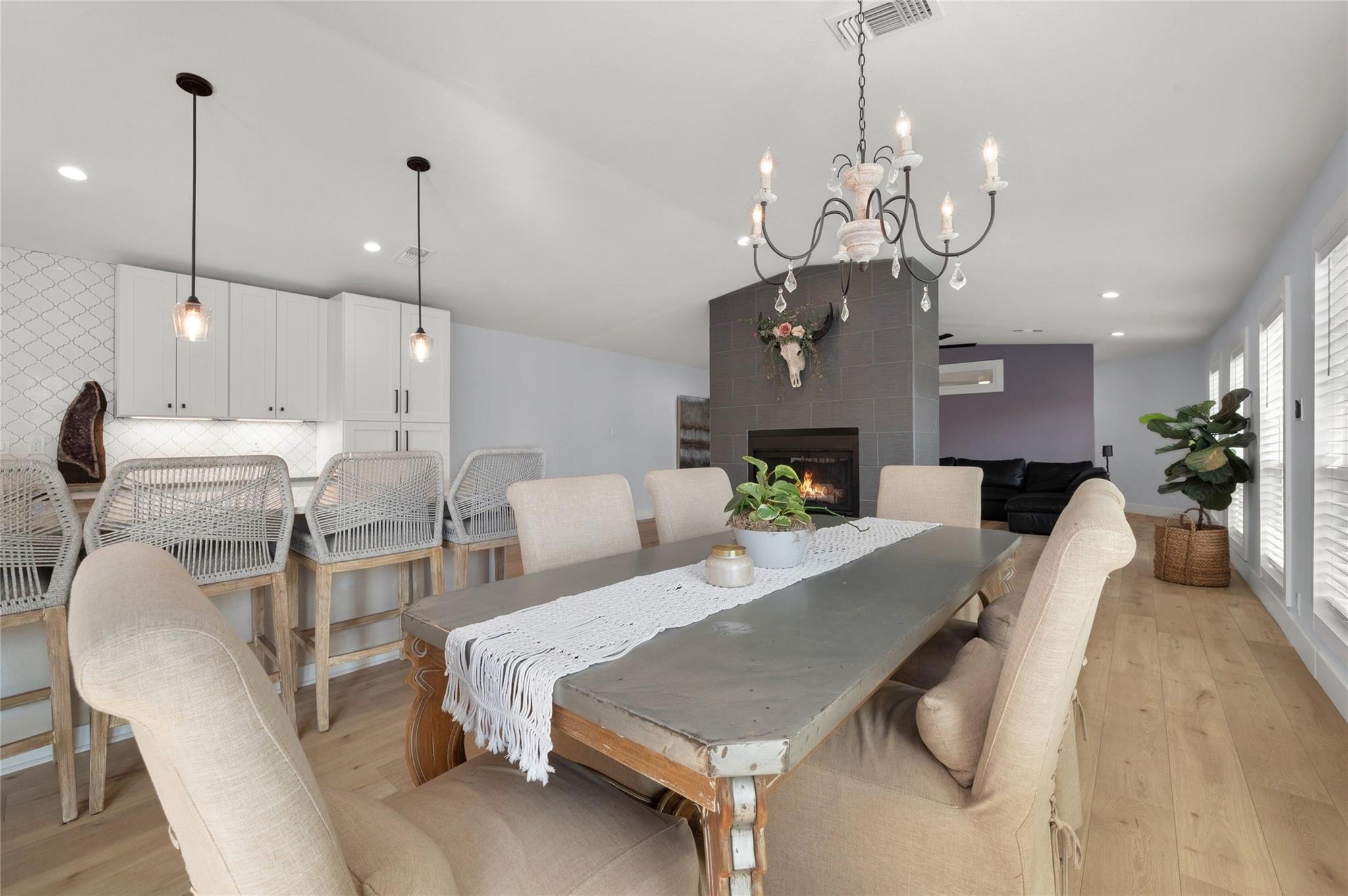 120 Acapulco Dr, Lakeway, TX 78734