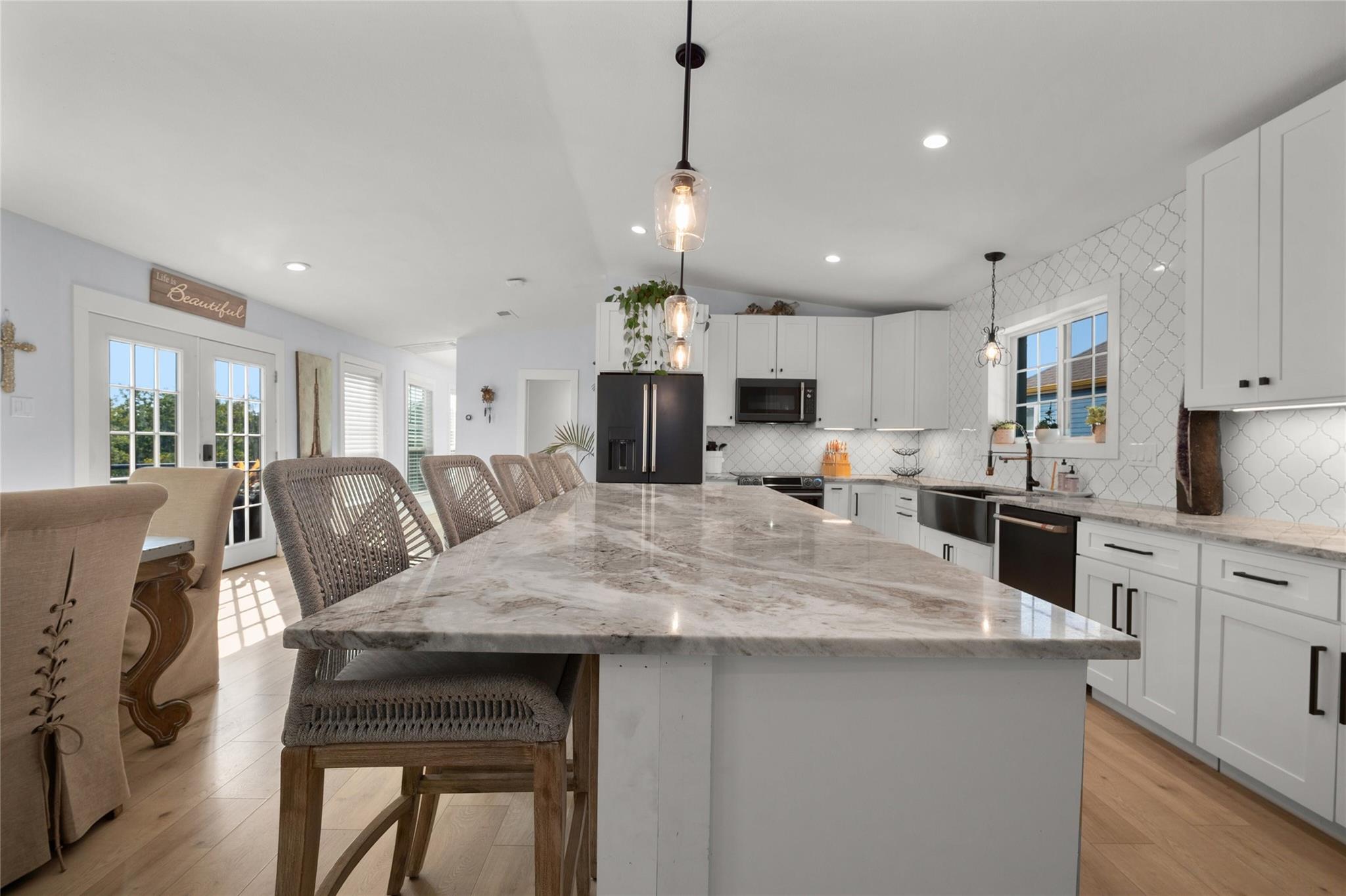 120 Acapulco Dr, Lakeway, TX 78734