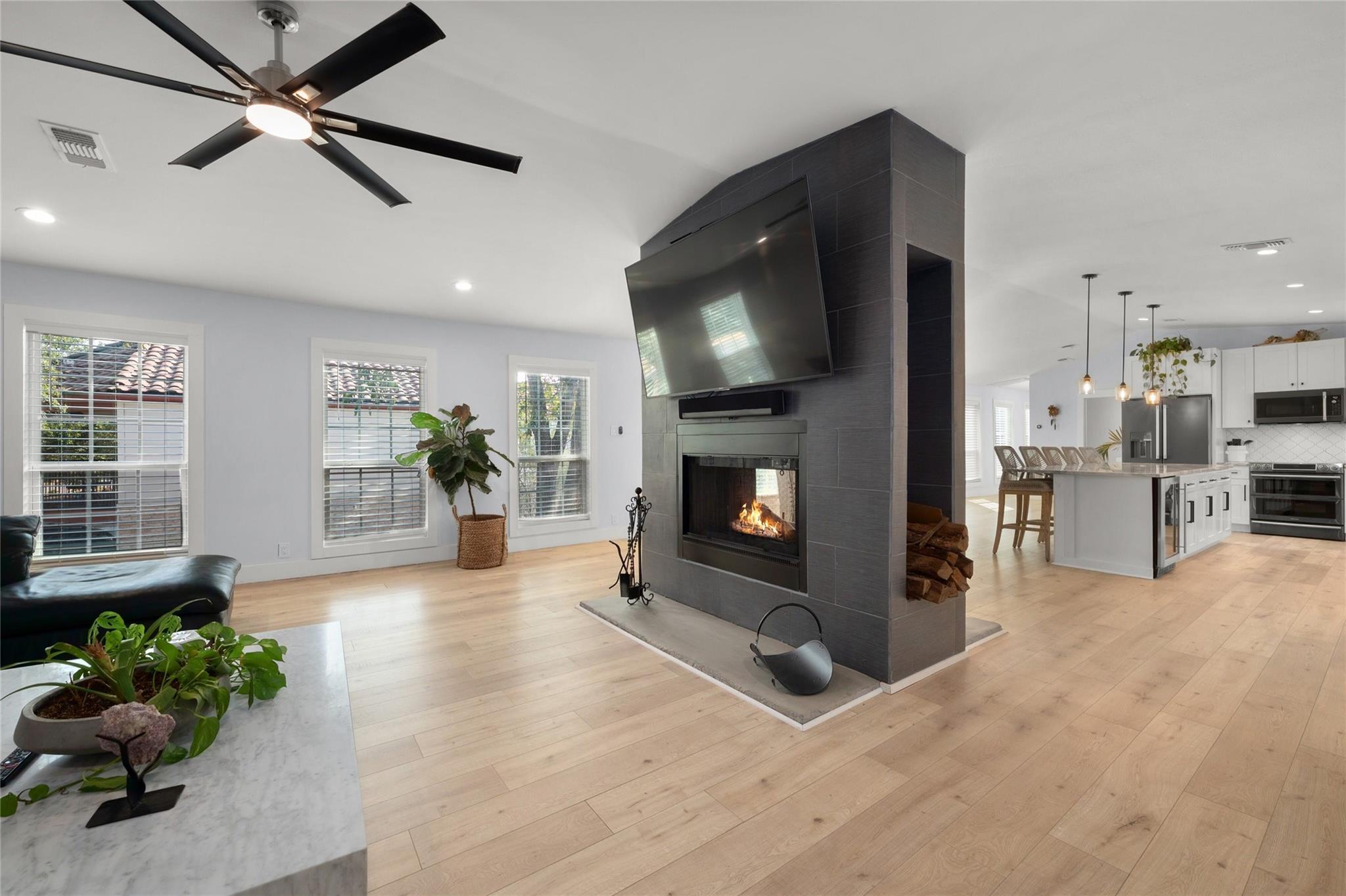 120 Acapulco Dr, Lakeway, TX 78734