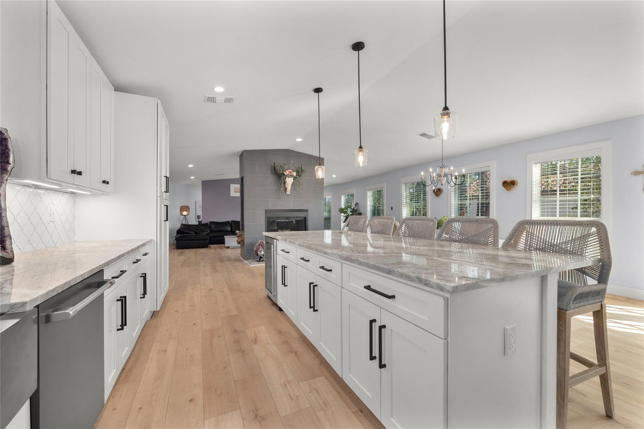 120 Acapulco Dr, Lakeway, TX 78734