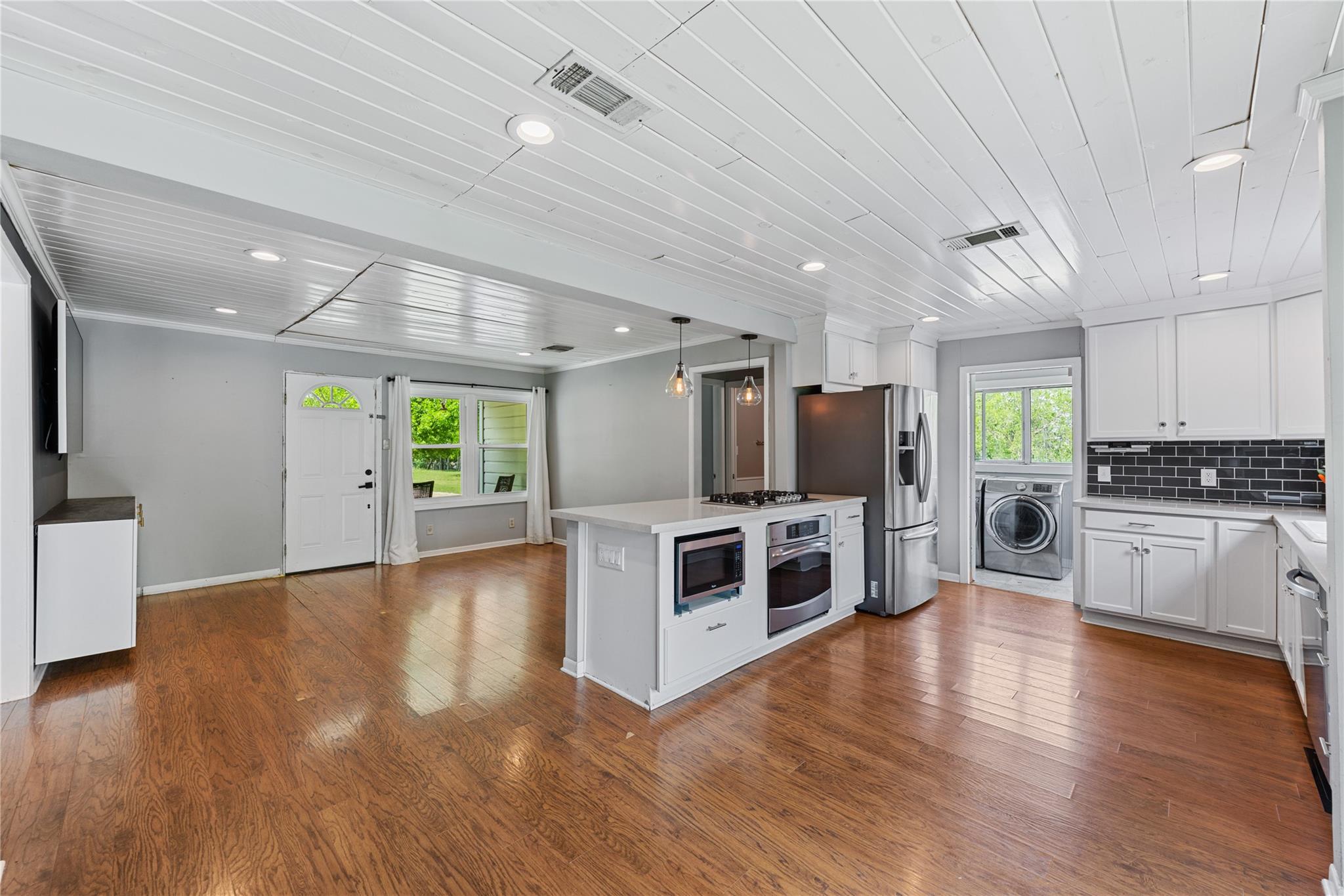 501 Main St, Taylor, TX 76574
