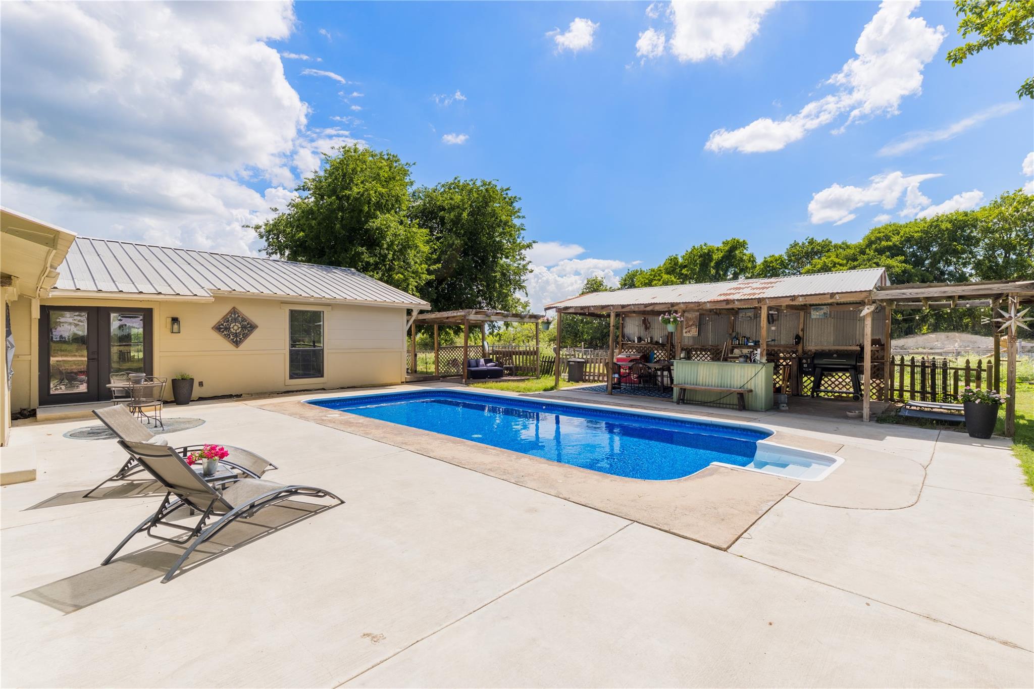 501 Main St, Taylor, TX 76574
