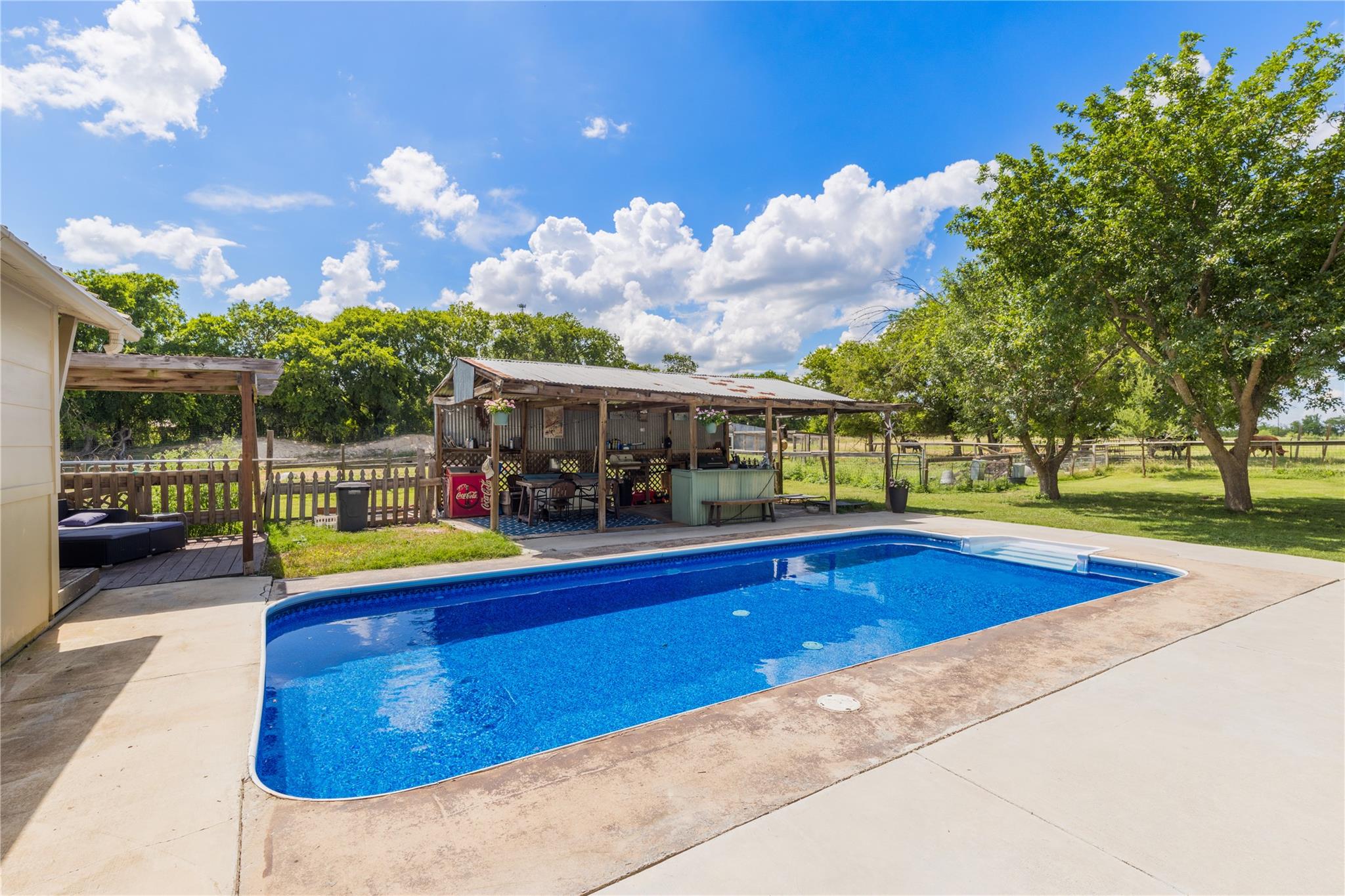 501 Main St, Taylor, TX 76574