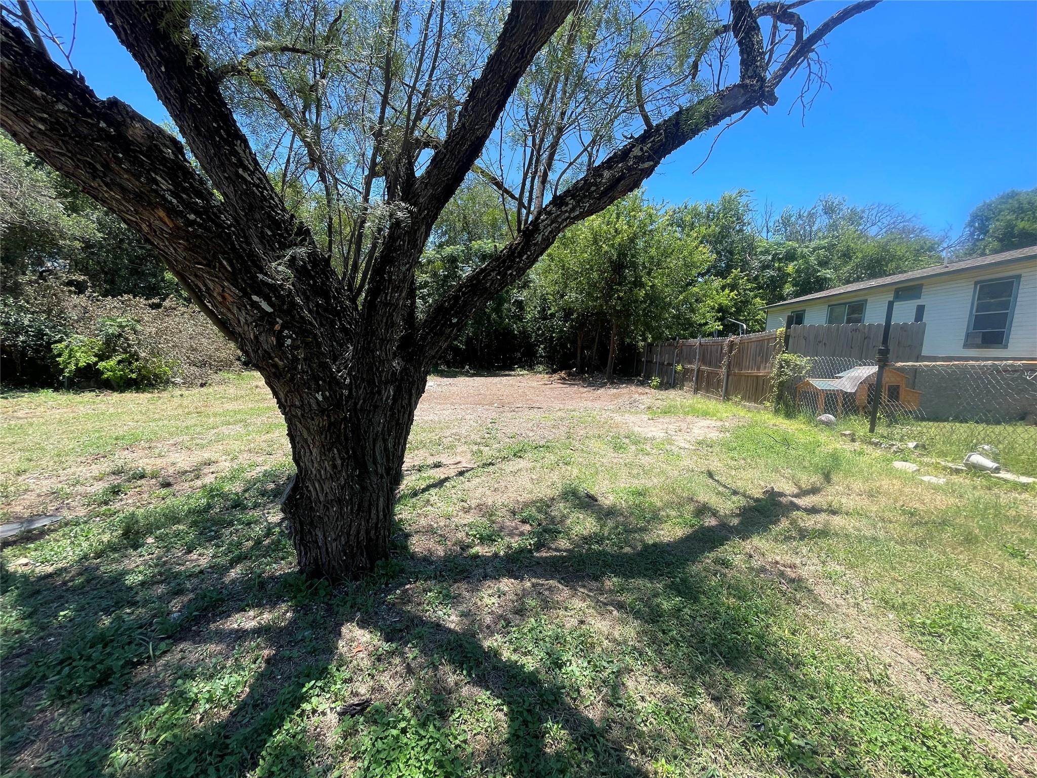 11512 Main St, Jonestown, TX 78645