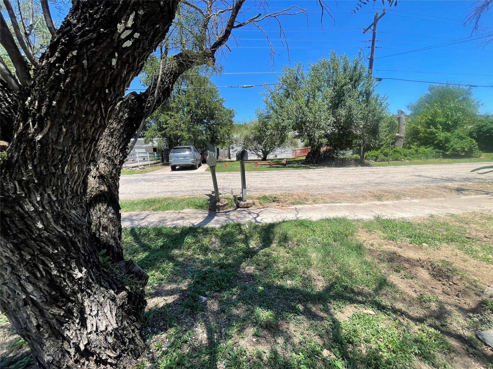 11512 Main St, Jonestown, TX 78645