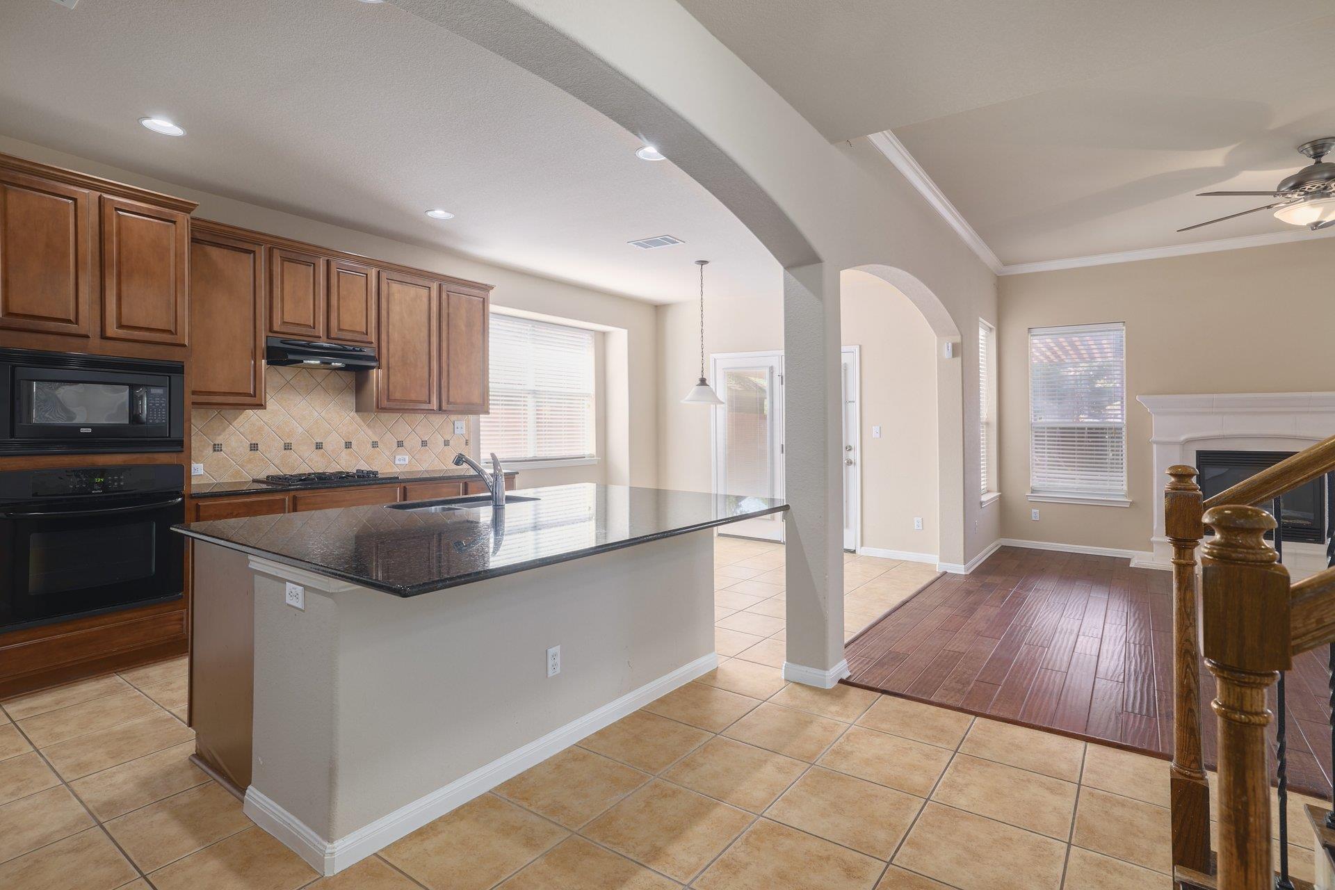 13816 Long Shadow Dr, Manor, TX 78653