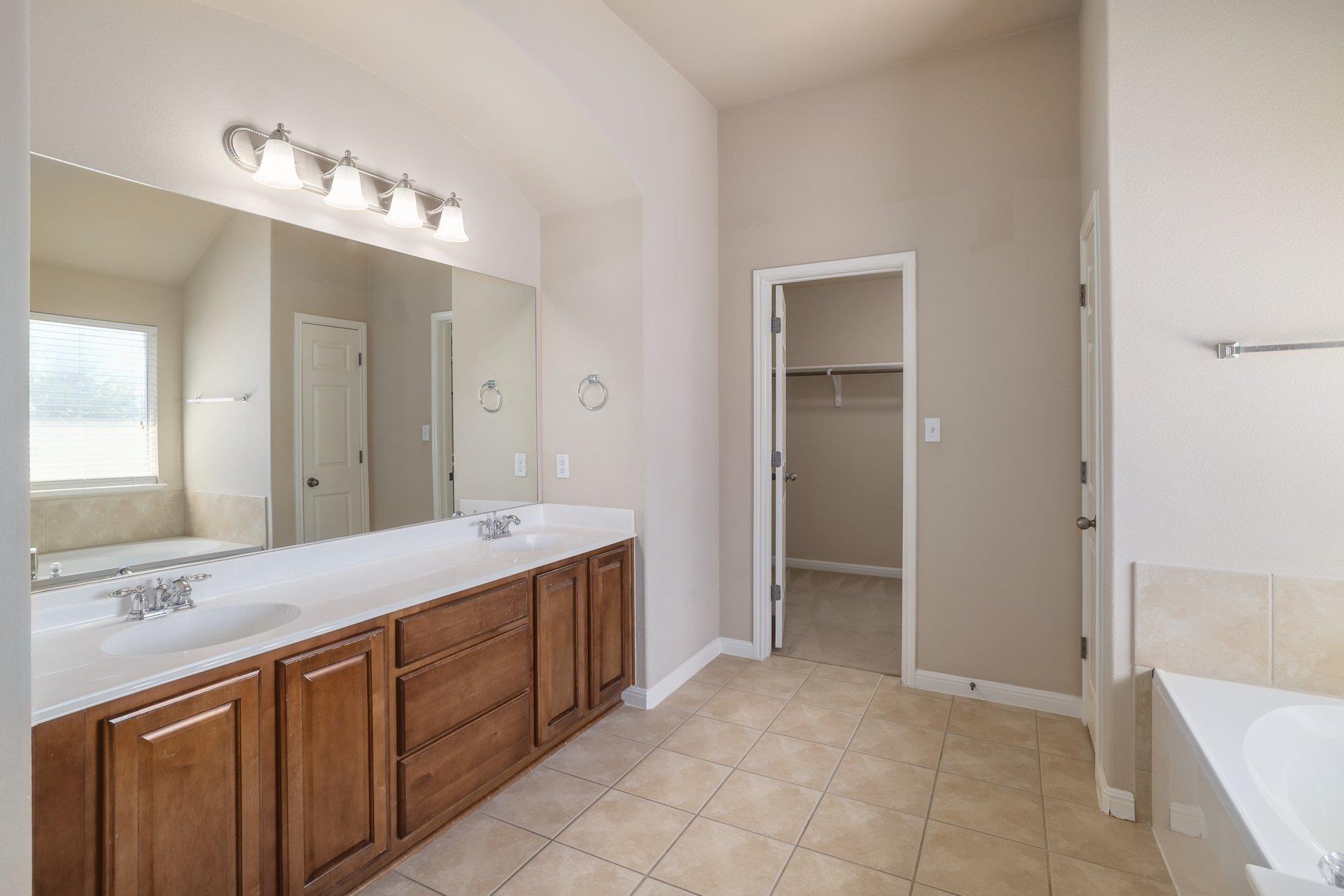 13816 Long Shadow Dr, Manor, TX 78653
