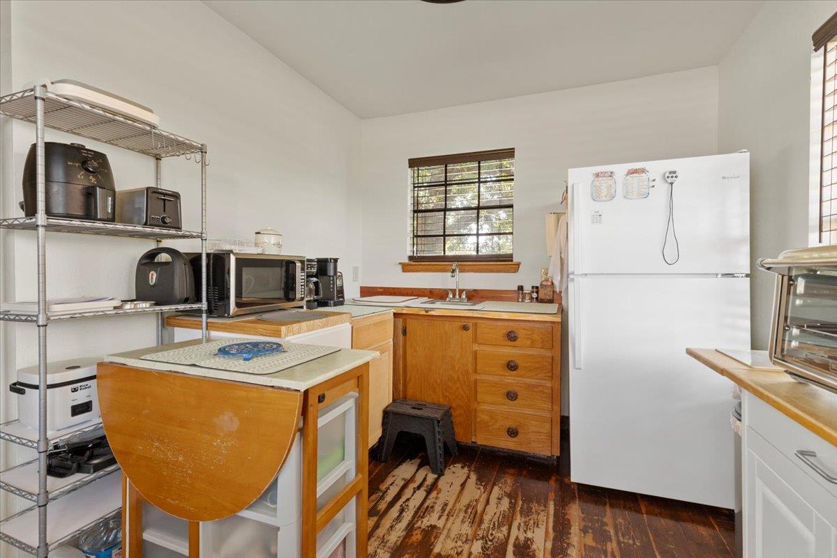 414 Walnut Creek Rd, Bastrop, TX 78602