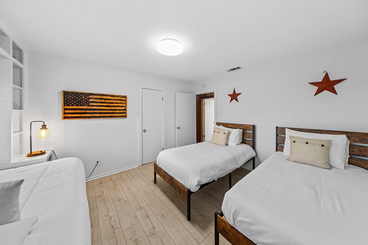 411 Whitetail Ridge Rd, Dripping Springs, TX 78620