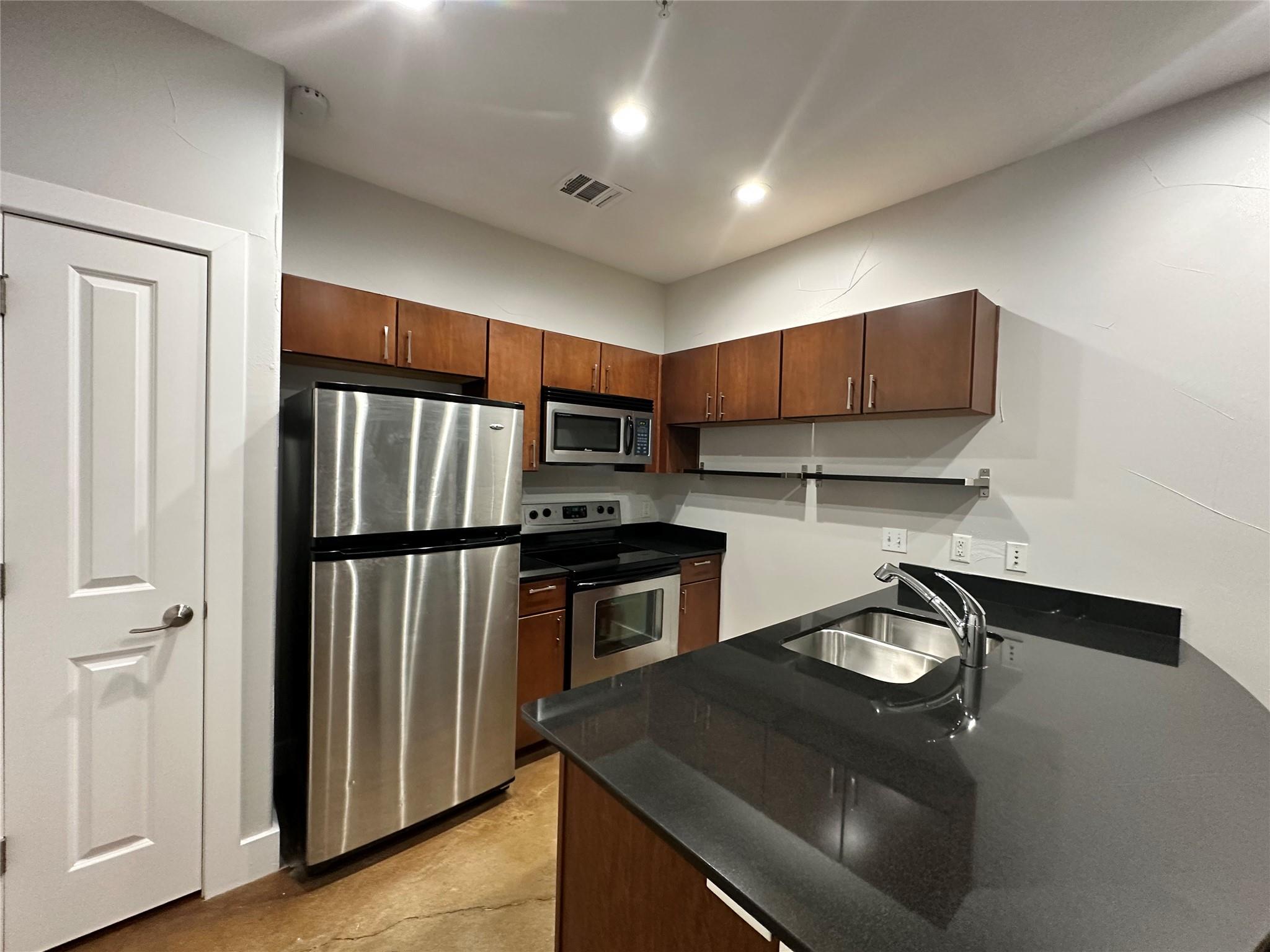 1807 Poquito St # 32, Austin, TX 78702