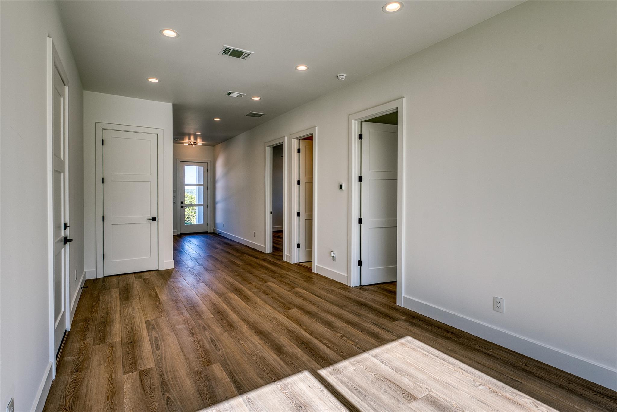 8621 Nina Ln, Jonestown, TX 78645