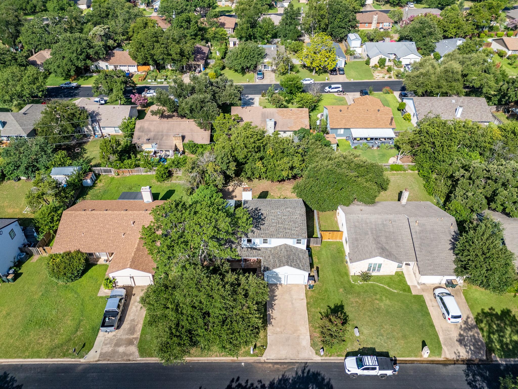 211 Woodmont Dr, Georgetown, TX 78628