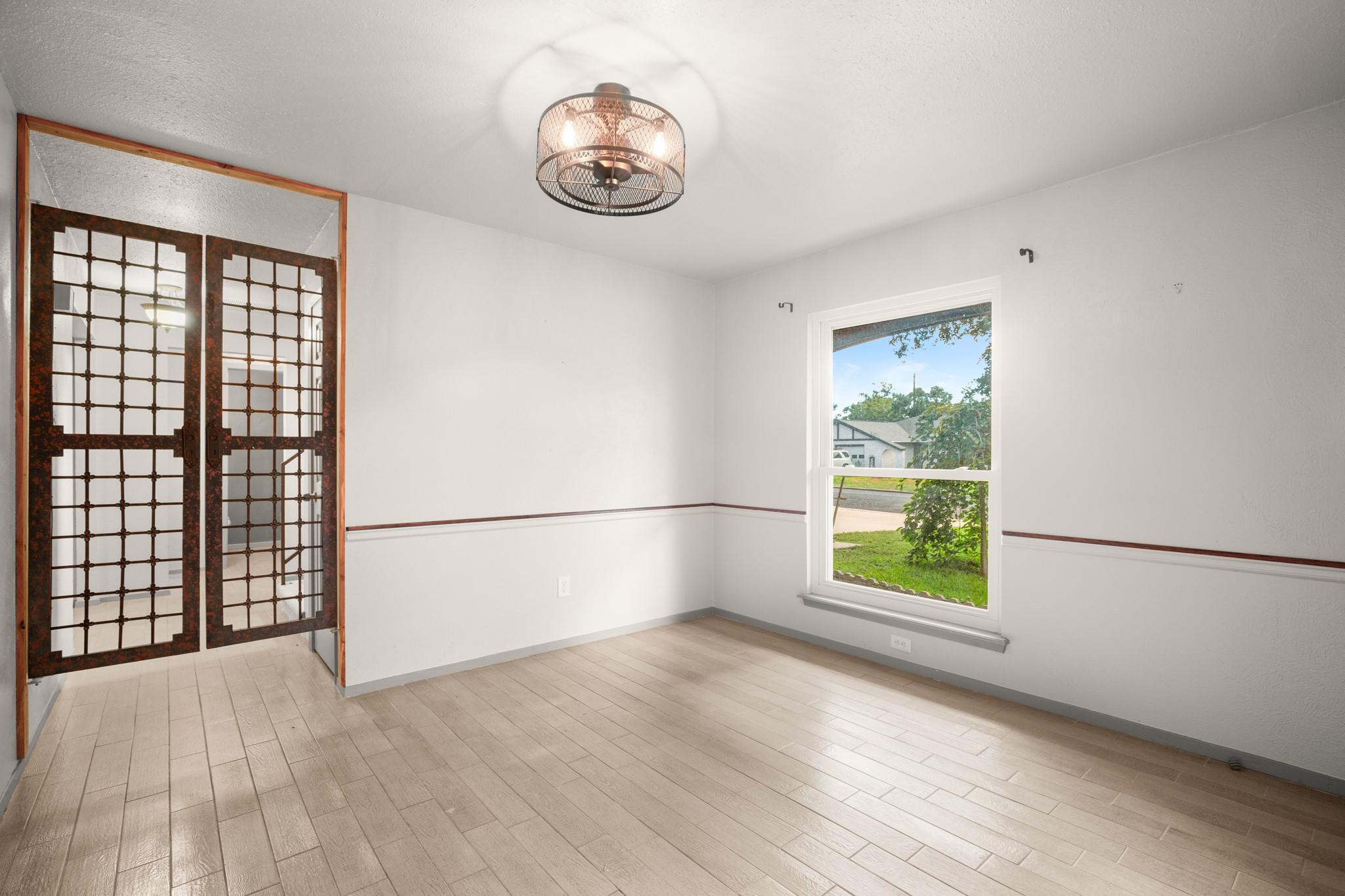 211 Woodmont Dr, Georgetown, TX 78628