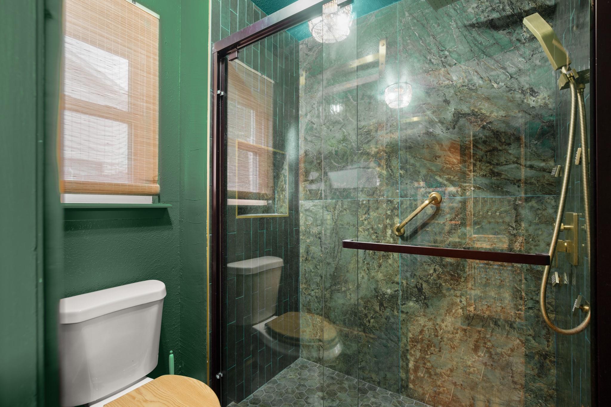 211 Woodmont Dr, Georgetown, TX 78628