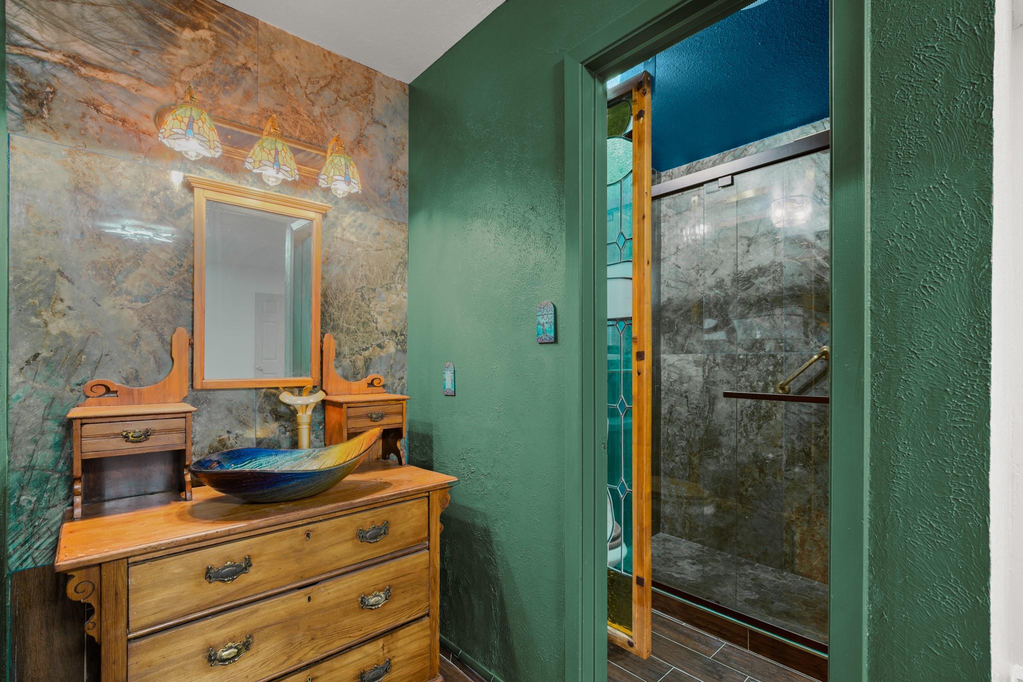 211 Woodmont Dr, Georgetown, TX 78628