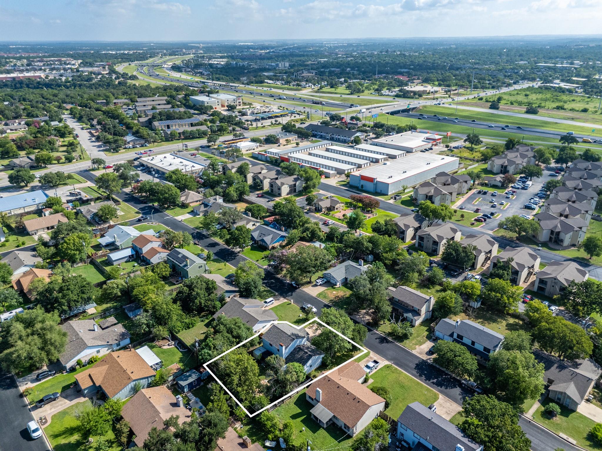 211 Woodmont Dr, Georgetown, TX 78628