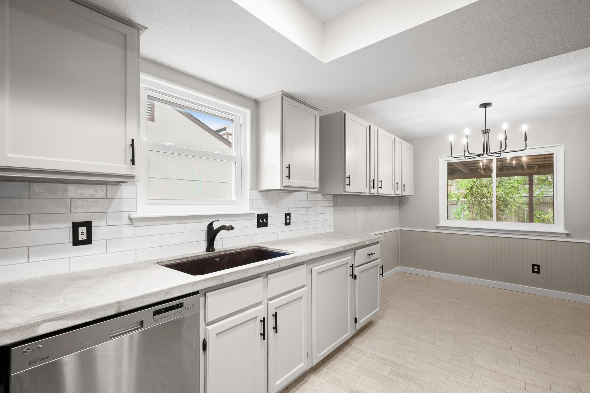 211 Woodmont Dr, Georgetown, TX 78628