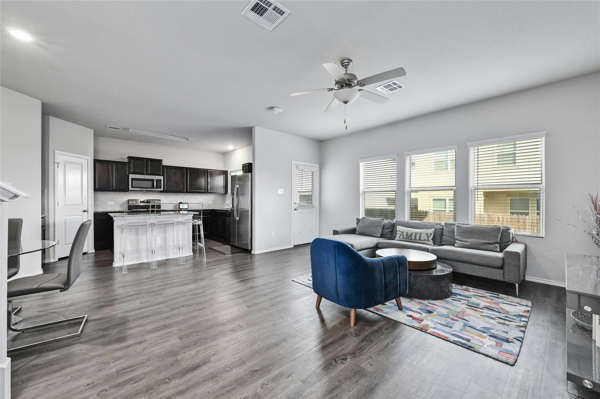 100 Comet Dr # 1I, Jarrell, TX 76537