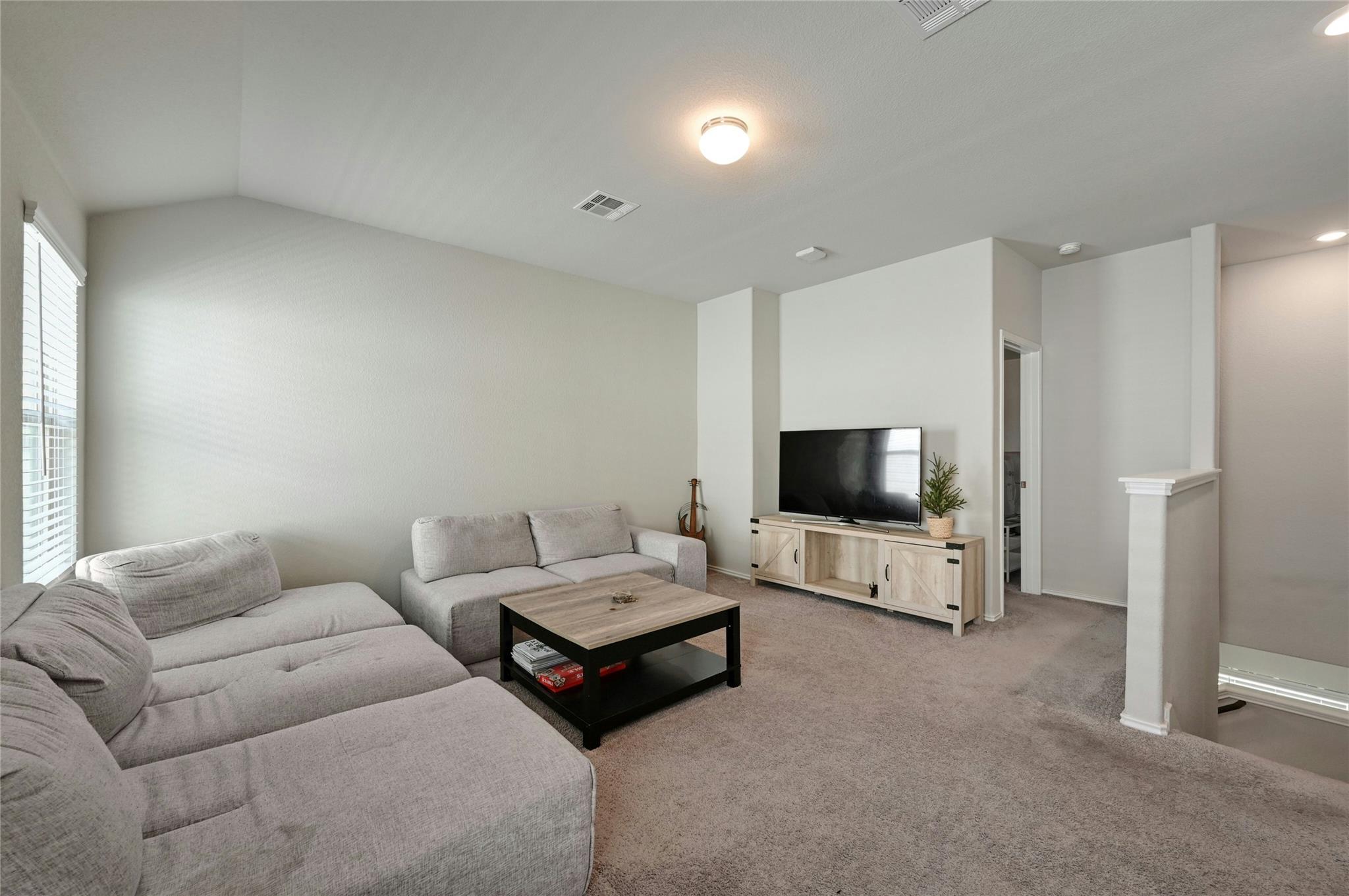 100 Comet Dr # 1I, Jarrell, TX 76537