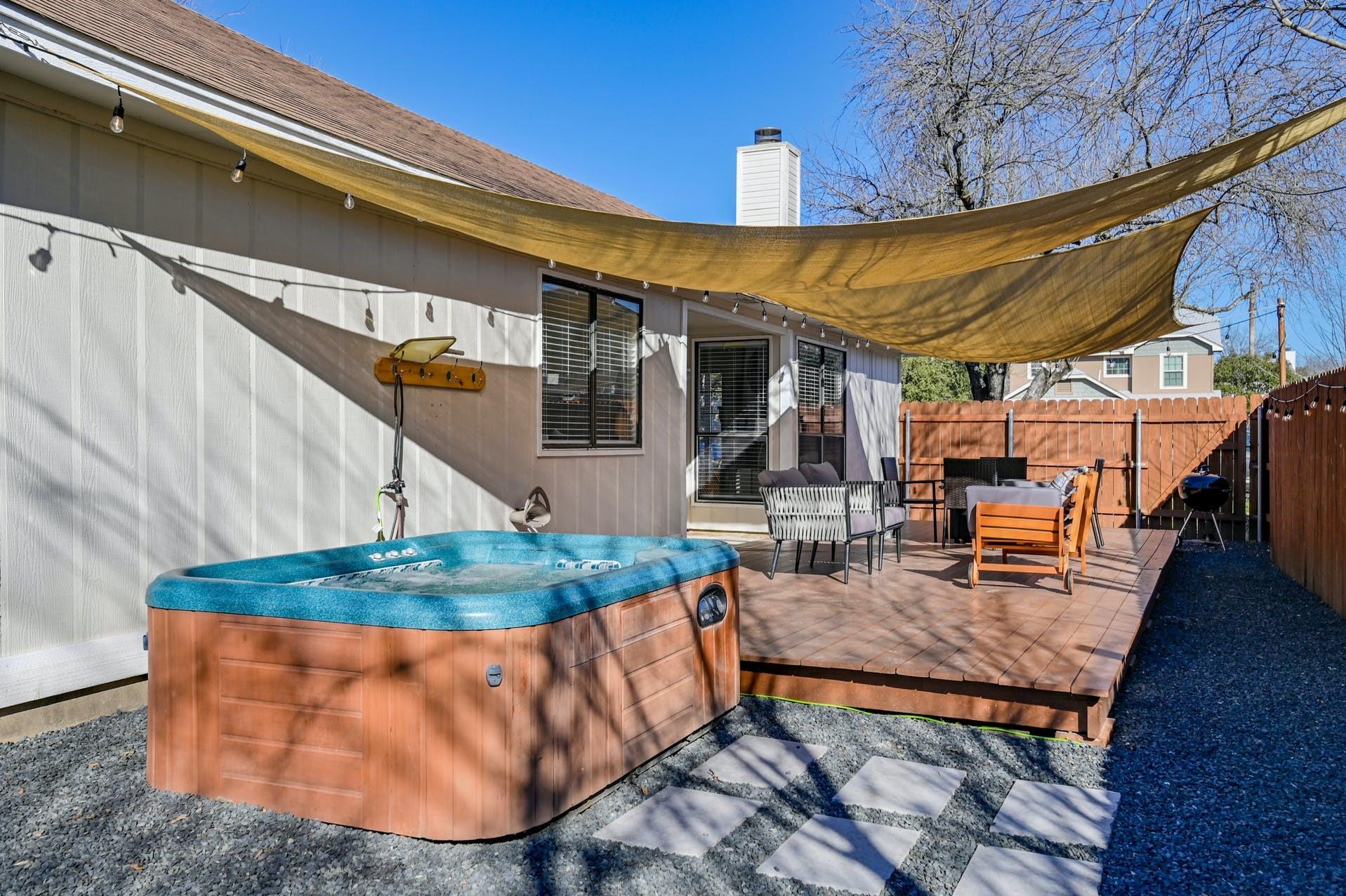 1201 E Logan St, Round Rock, TX 78664