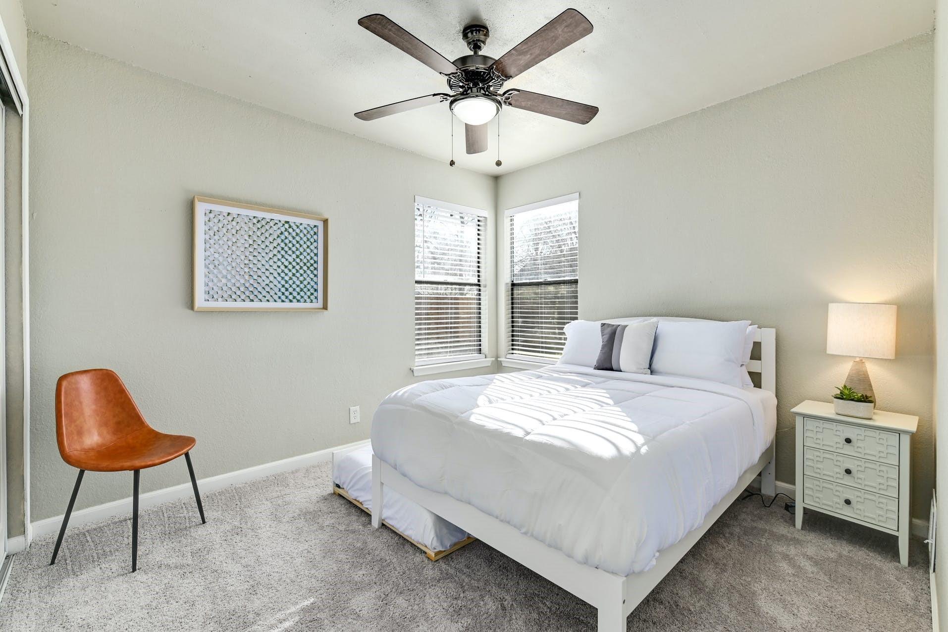 1201 E Logan St, Round Rock, TX 78664