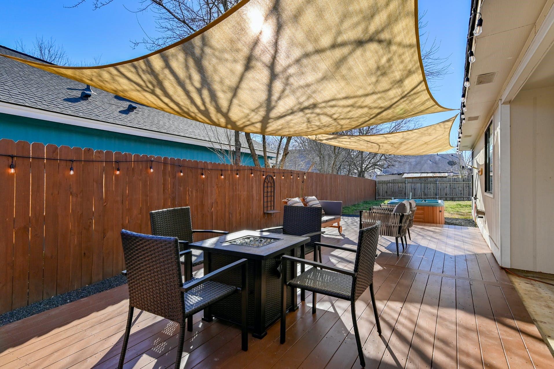 1201 E Logan St, Round Rock, TX 78664