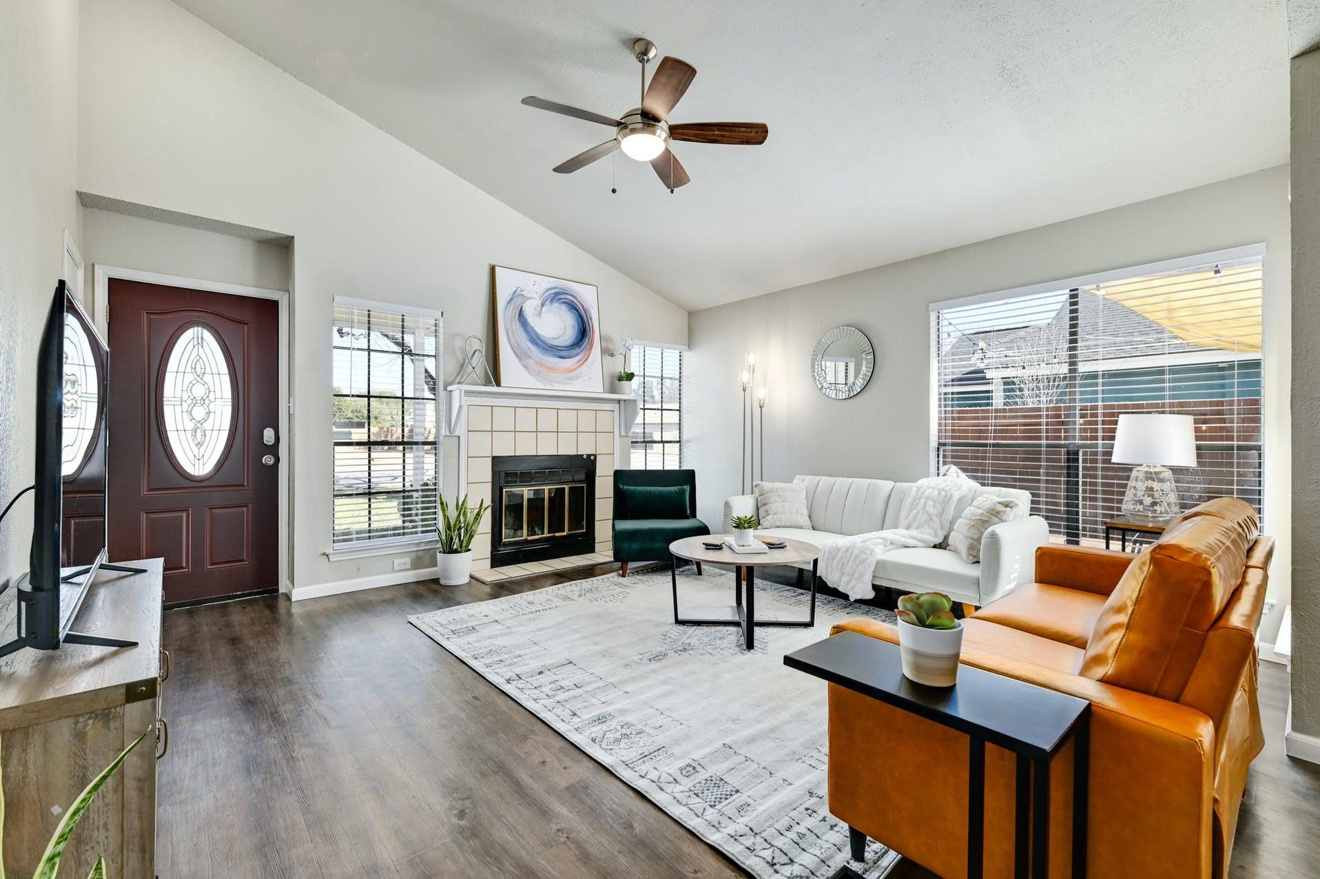 1201 E Logan St, Round Rock, TX 78664