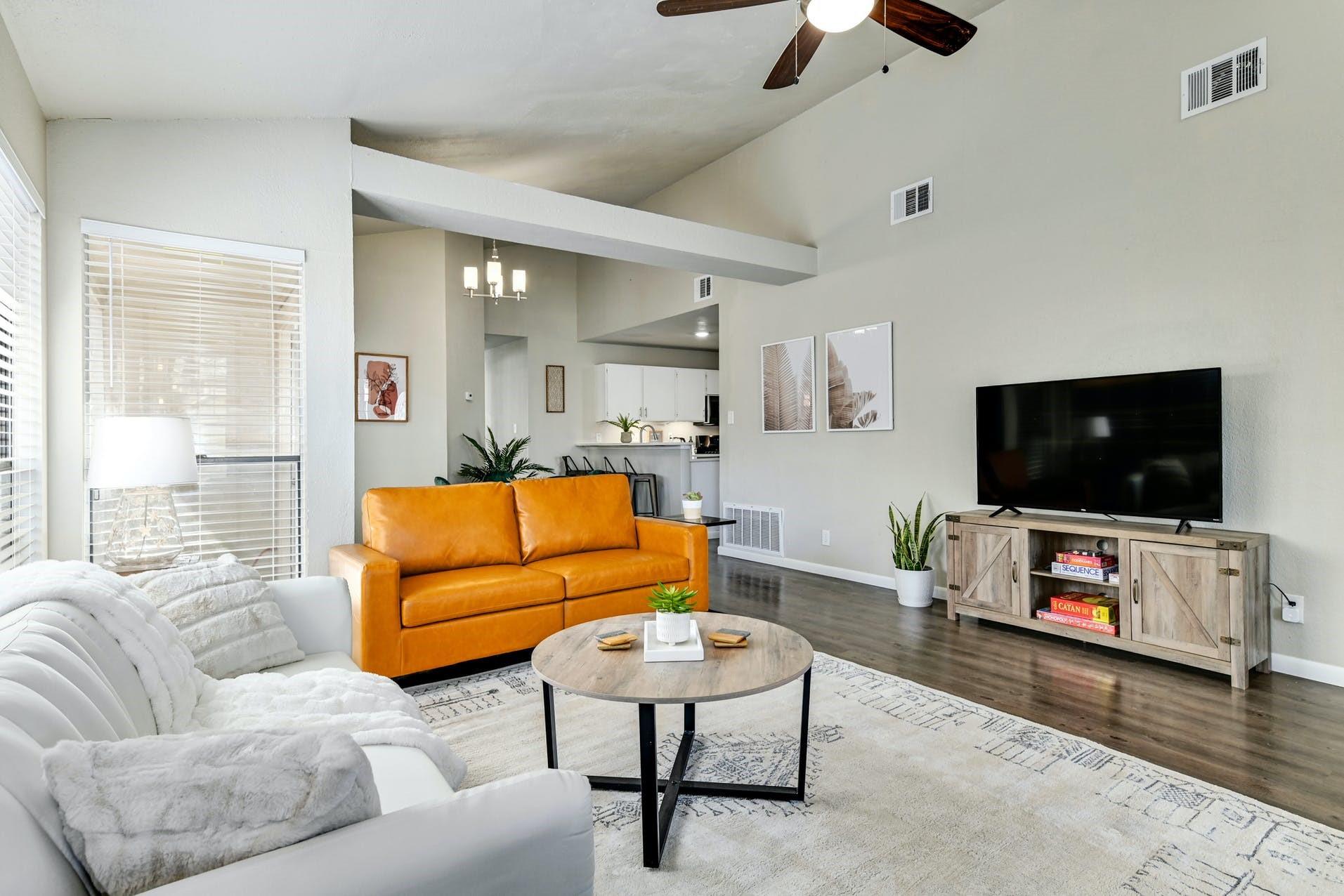 1201 E Logan St, Round Rock, TX 78664