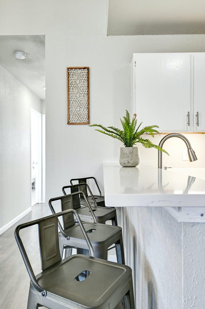 1201 E Logan St, Round Rock, TX 78664