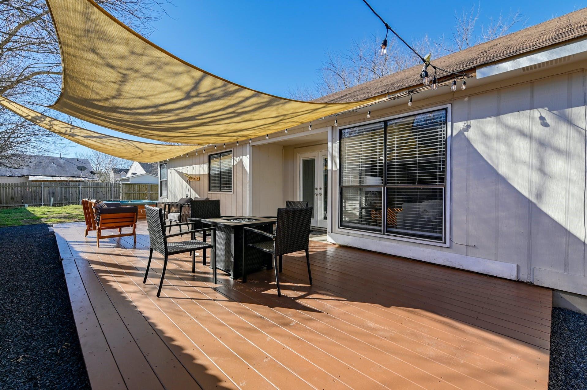 1201 E Logan St, Round Rock, TX 78664