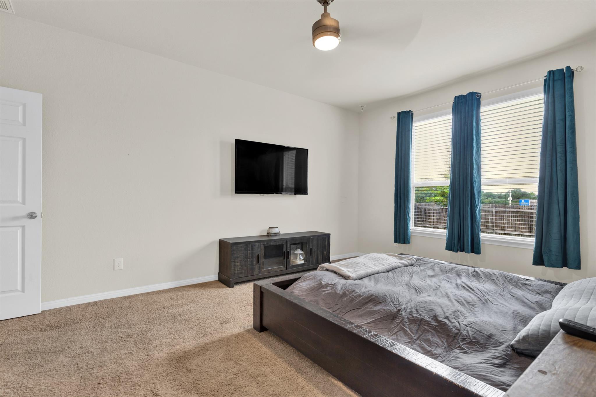 2004 Garretts Way, Manchaca, TX 78652