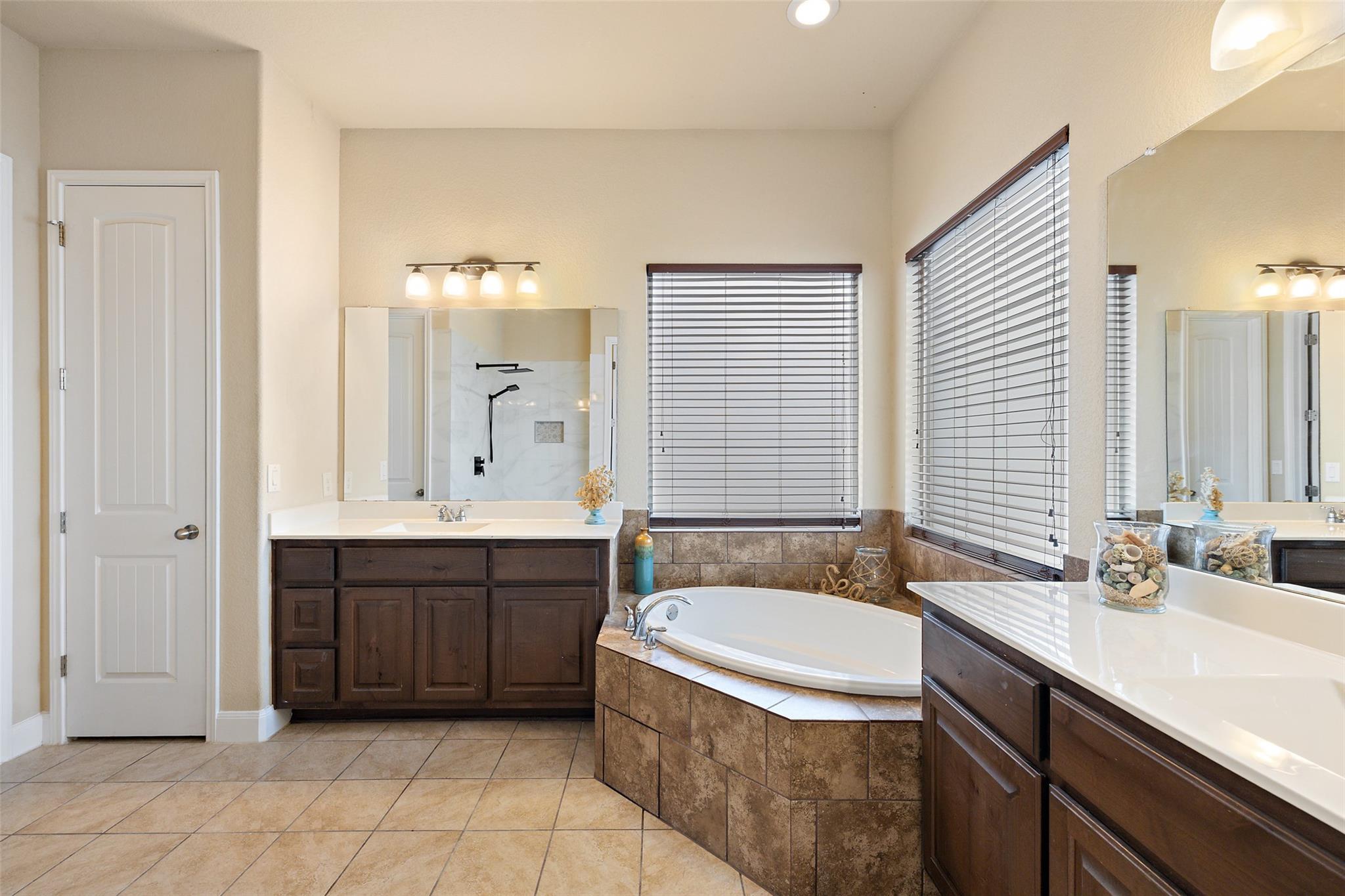 2444 Bowen St, Leander, TX 78641