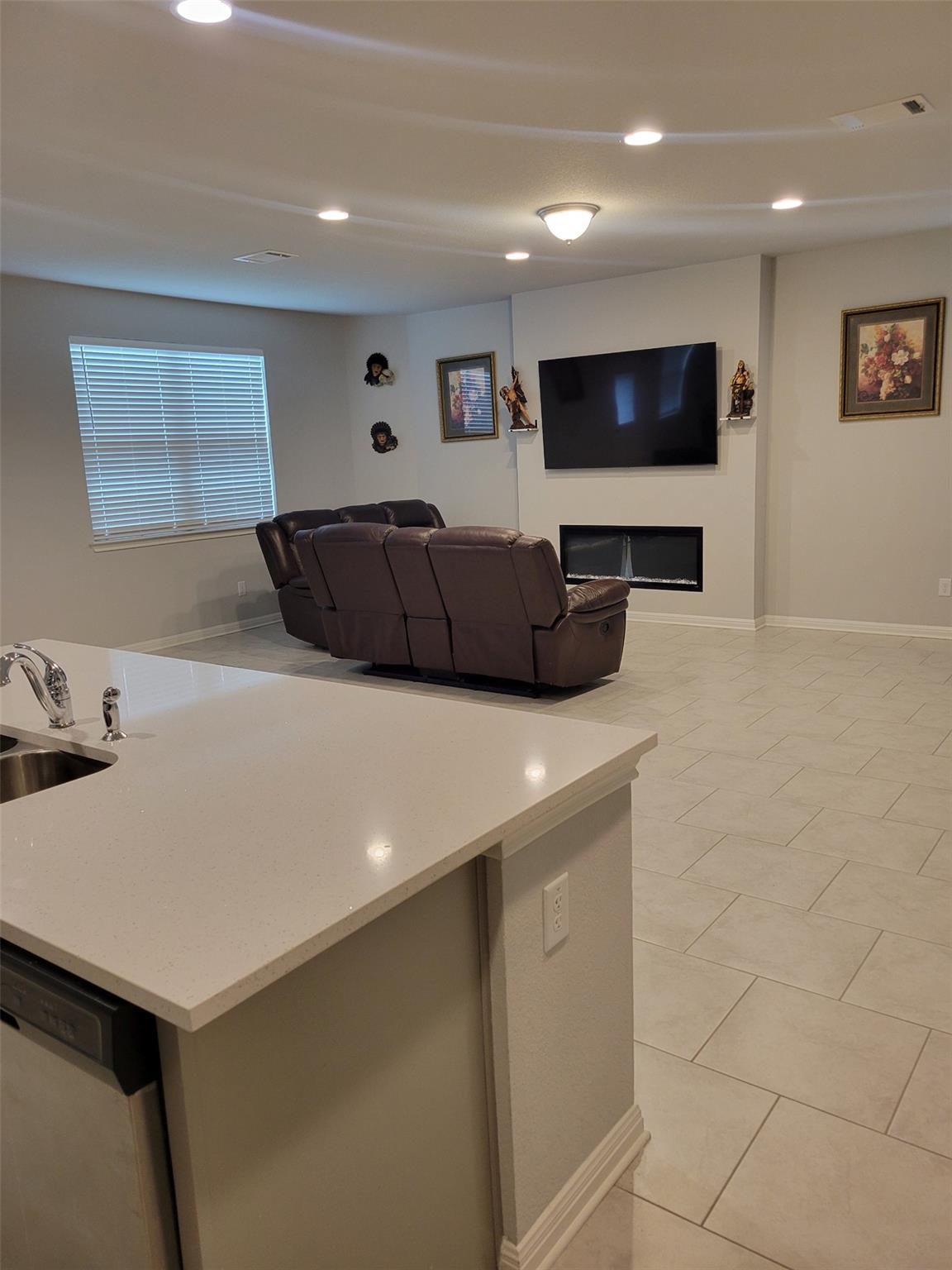 136 Eagles Dare Ln, Jarrell, TX 76537